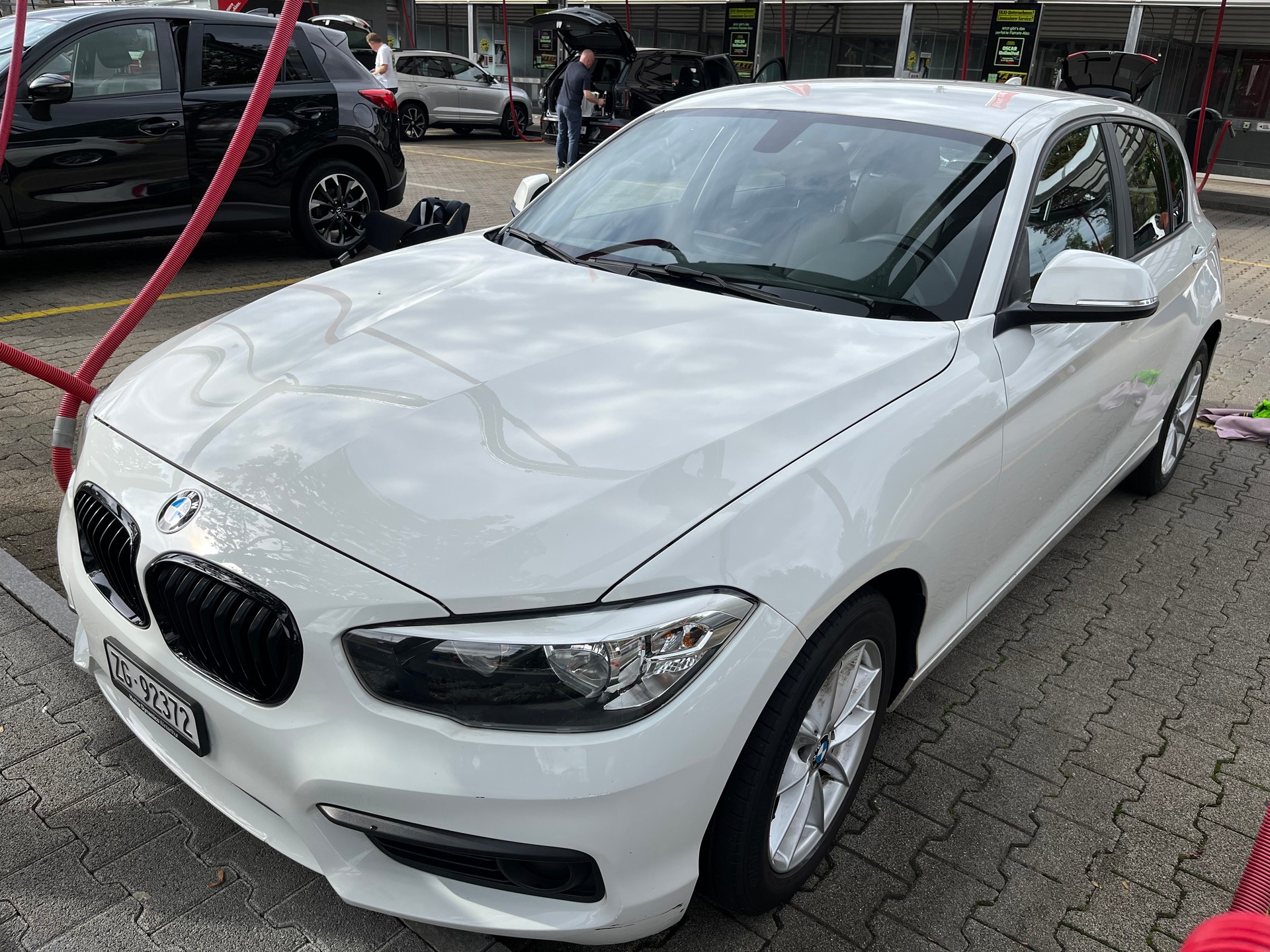 BMW 118i-image-2