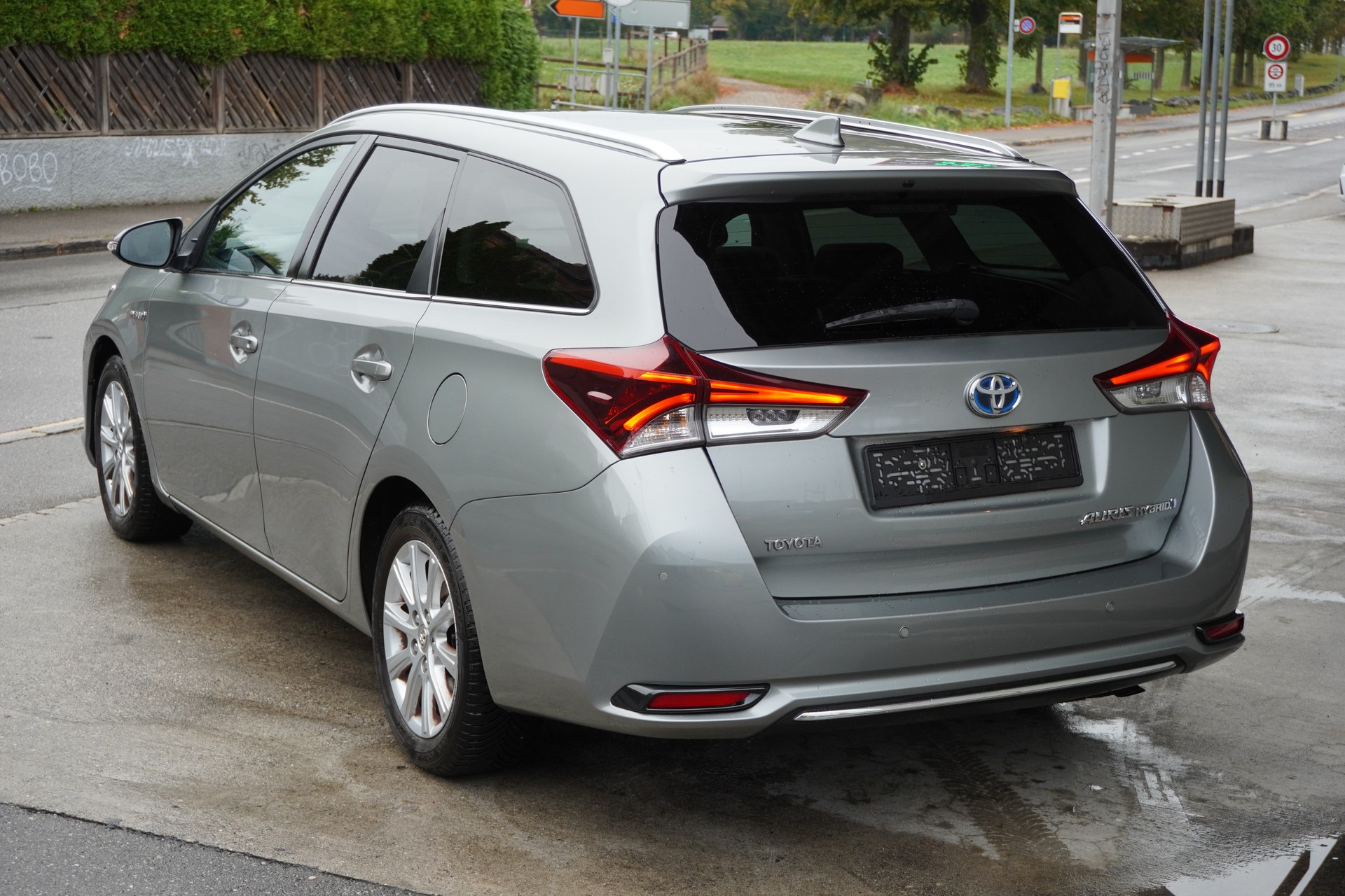 TOYOTA Auris Touring Sports 1.8 HSD Style e-CVT-image-6