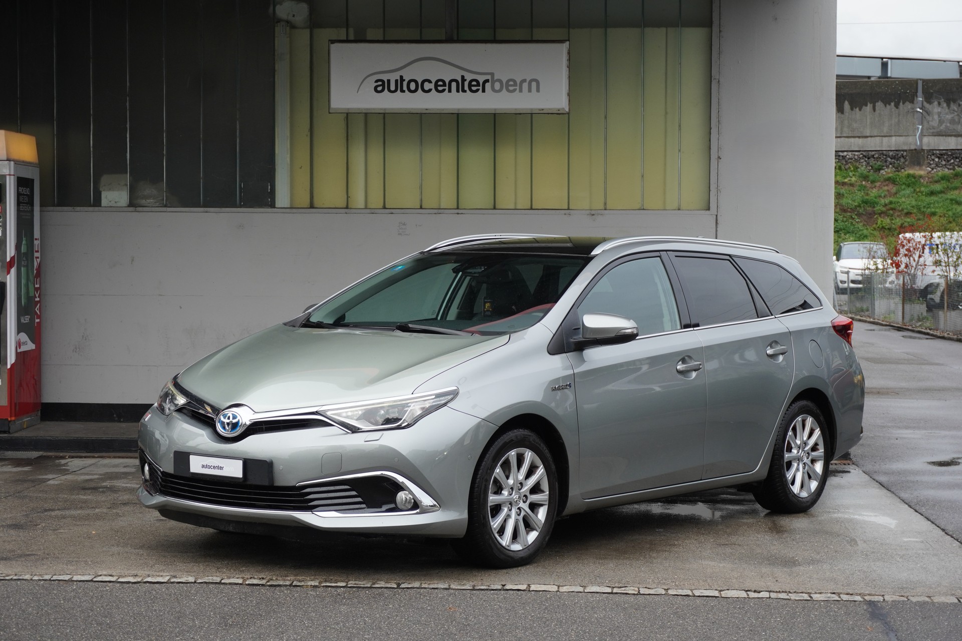 TOYOTA Auris Touring Sports 1.8 HSD Style e-CVT-image-0