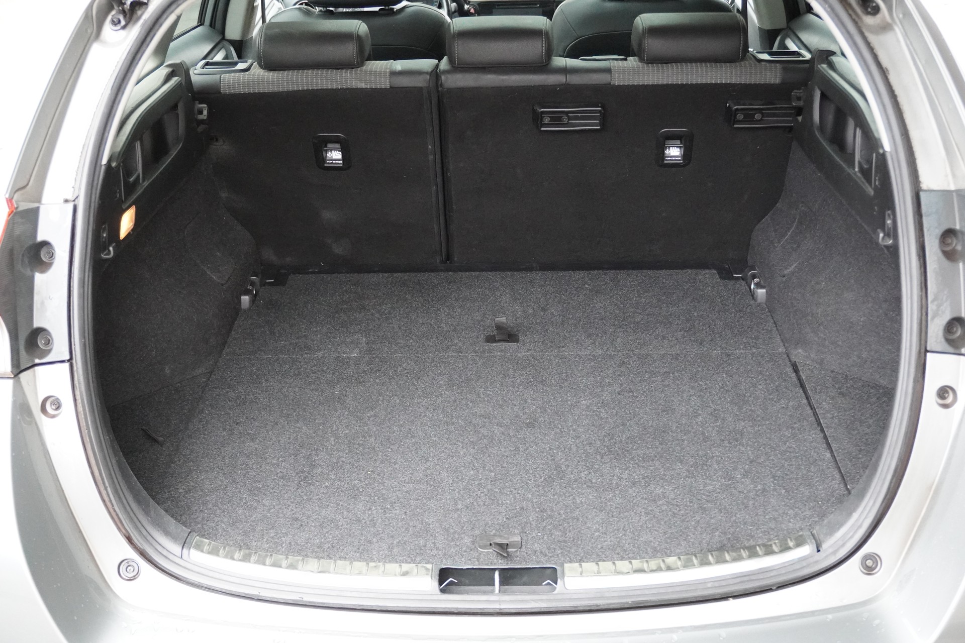 TOYOTA Auris Touring Sports 1.8 HSD Style e-CVT-image-14