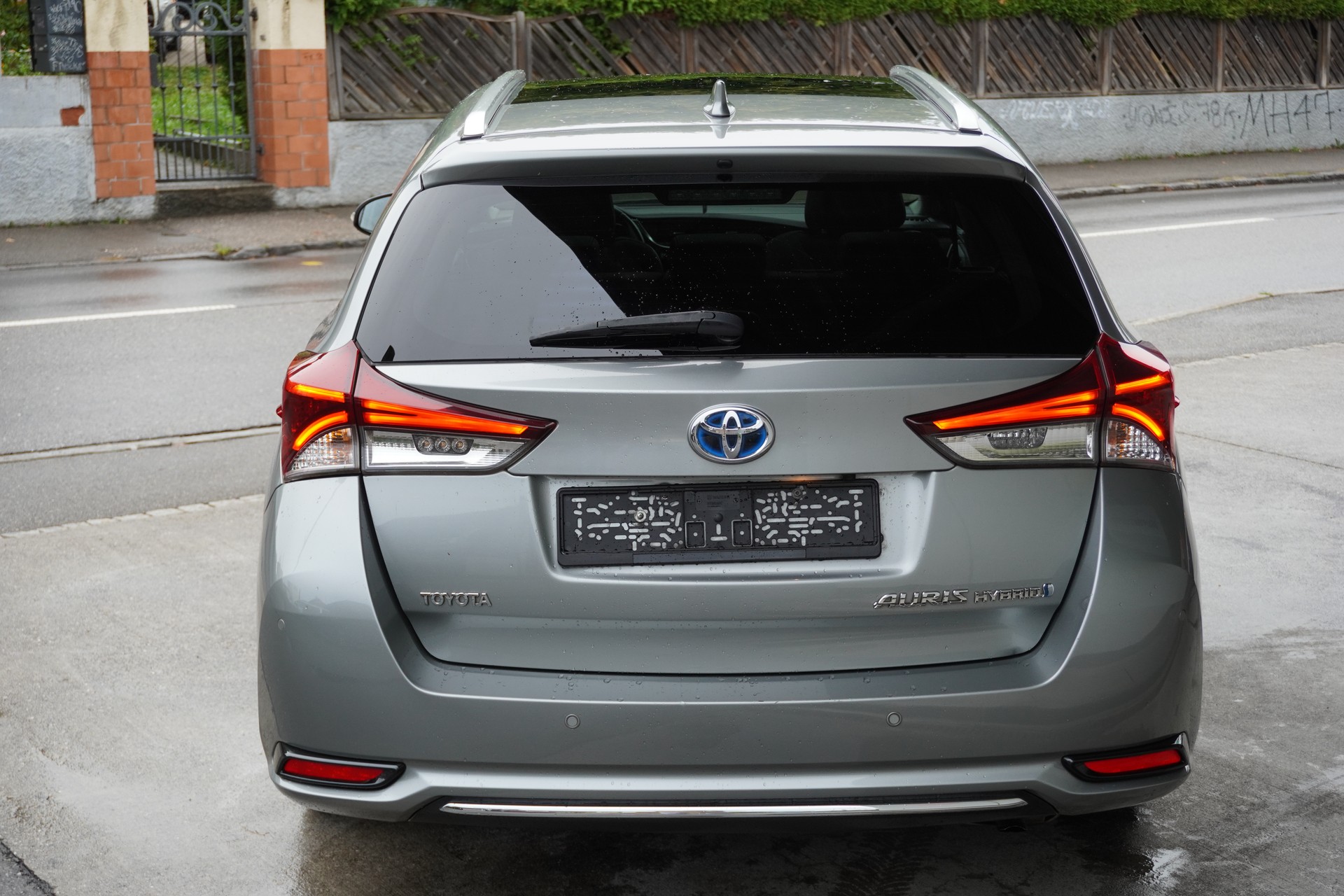 TOYOTA Auris Touring Sports 1.8 HSD Style e-CVT-image-5