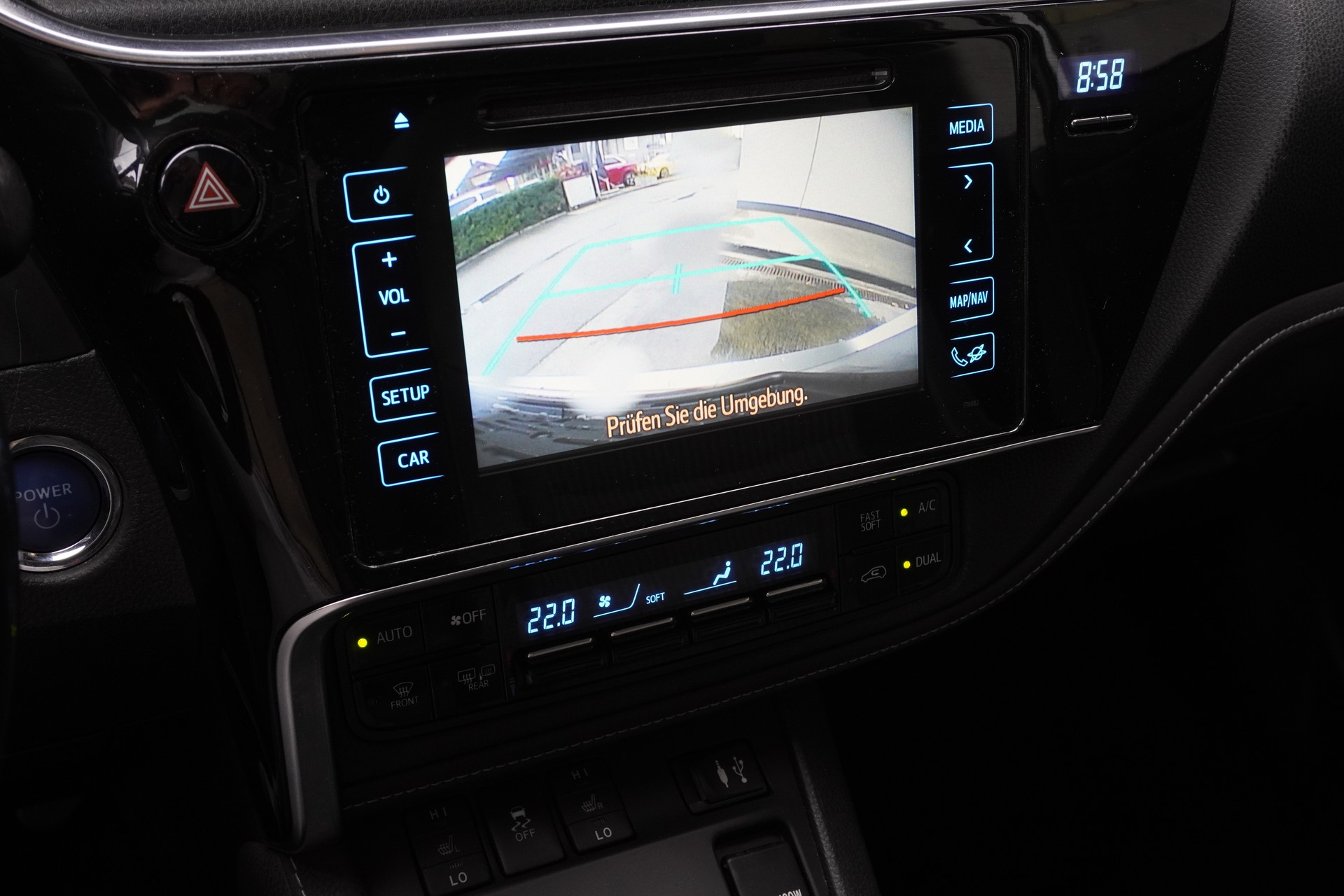 TOYOTA Auris Touring Sports 1.8 HSD Style e-CVT-image-9