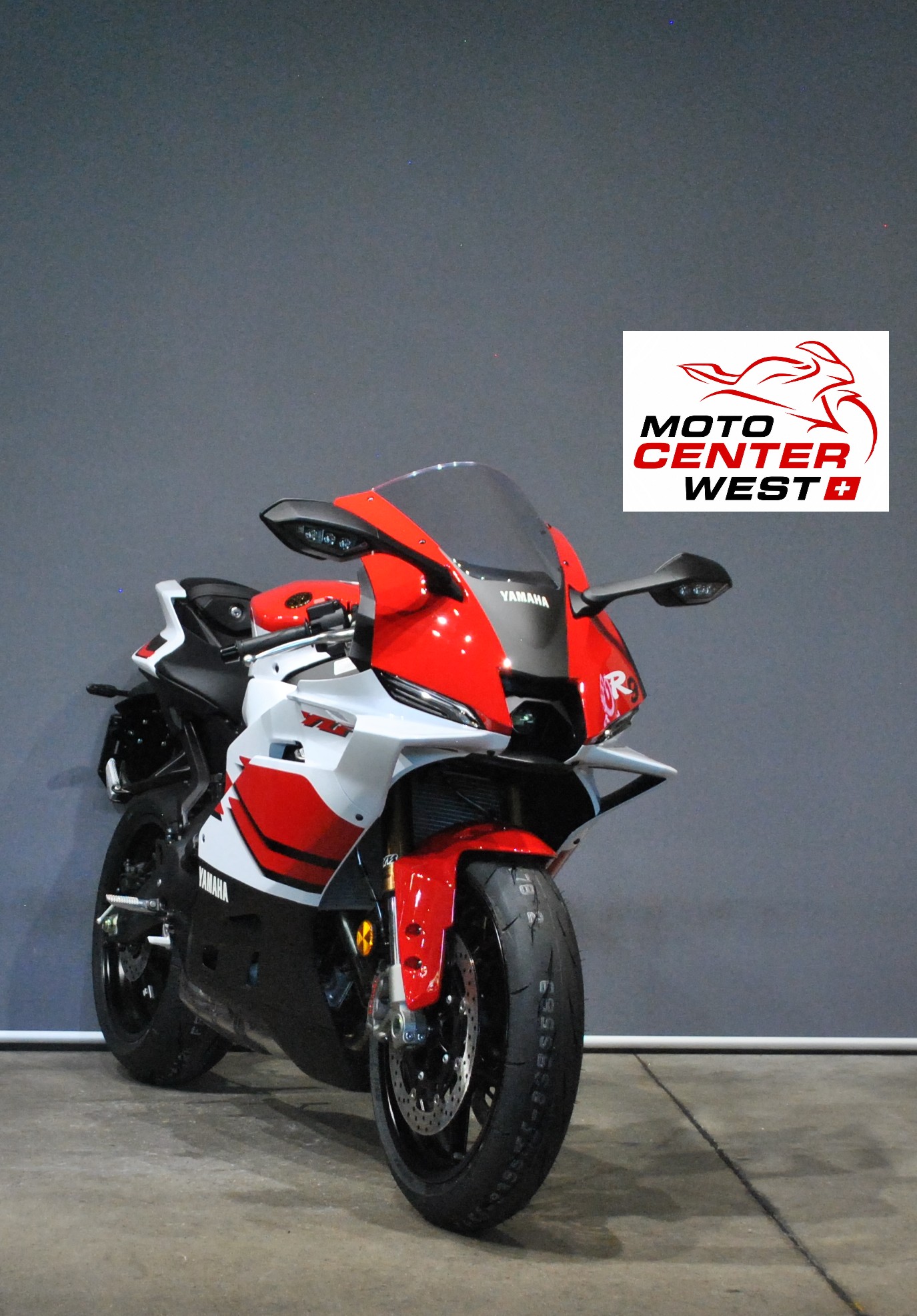 YAMAHA YZF-R9