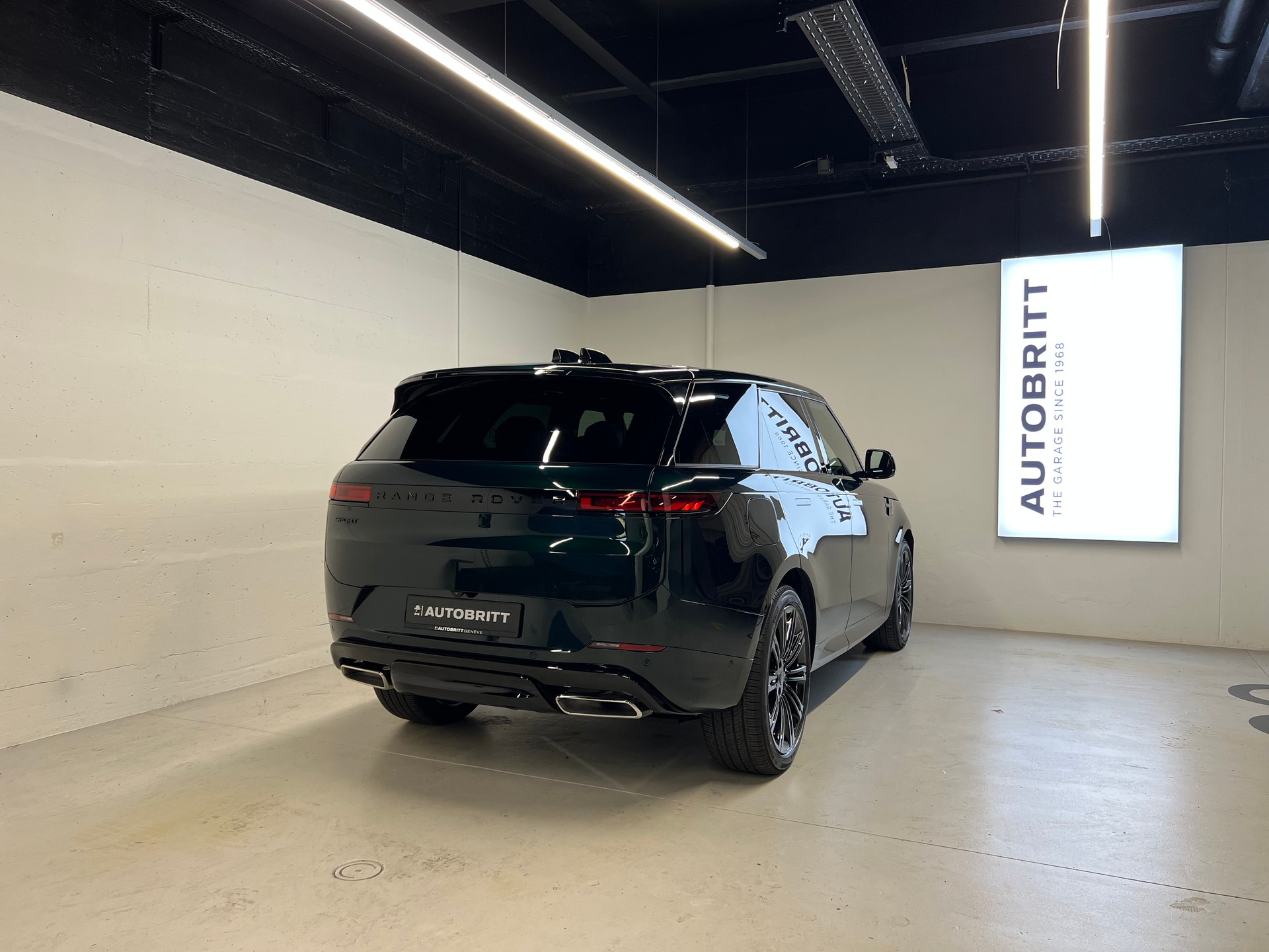 LAND ROVER Range Rover Sport 3.0 I6 P550e Autobiography-image-1