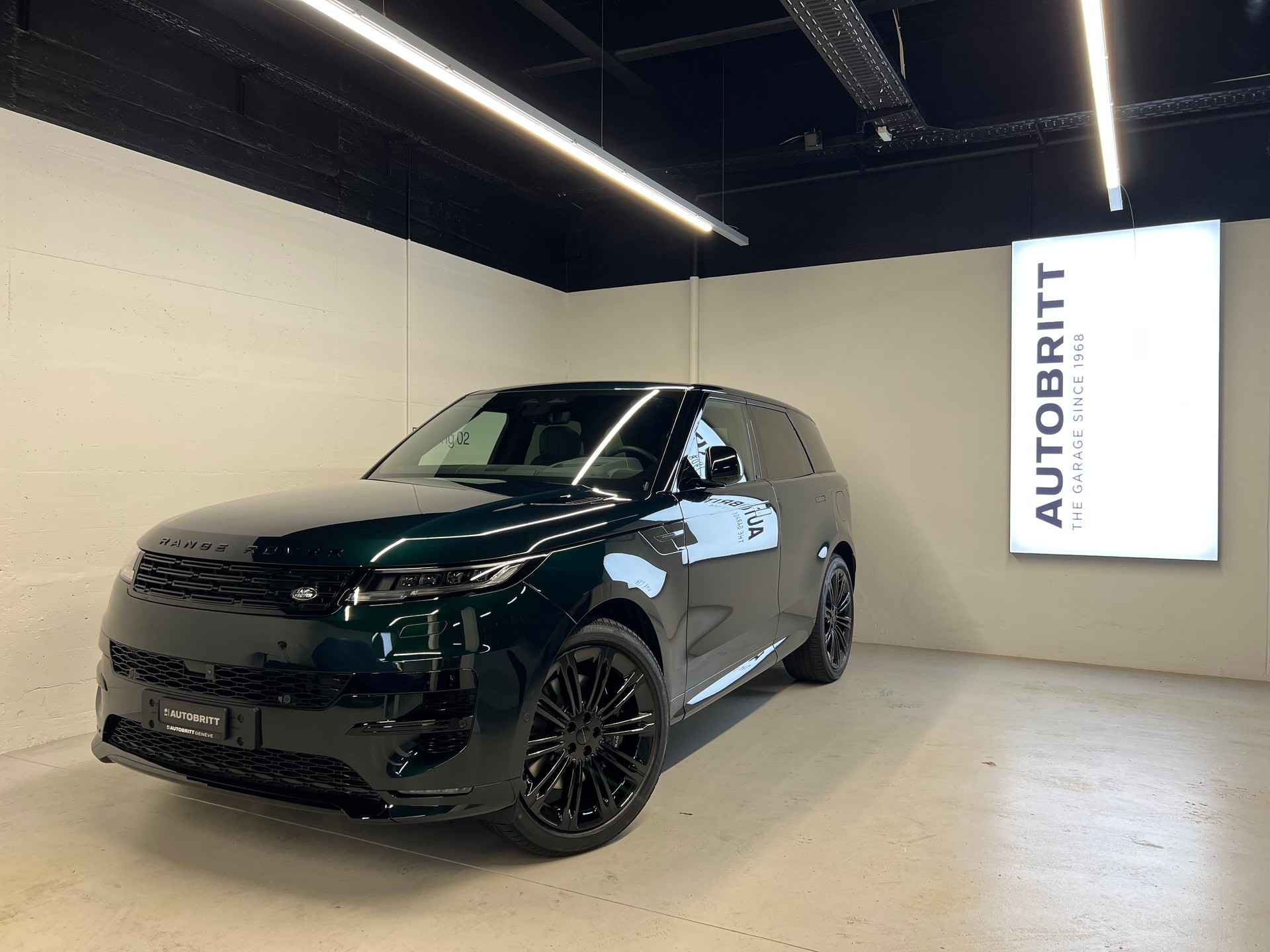 LAND ROVER Range Rover Sport 3.0 I6 P550e Autobiography-image-0