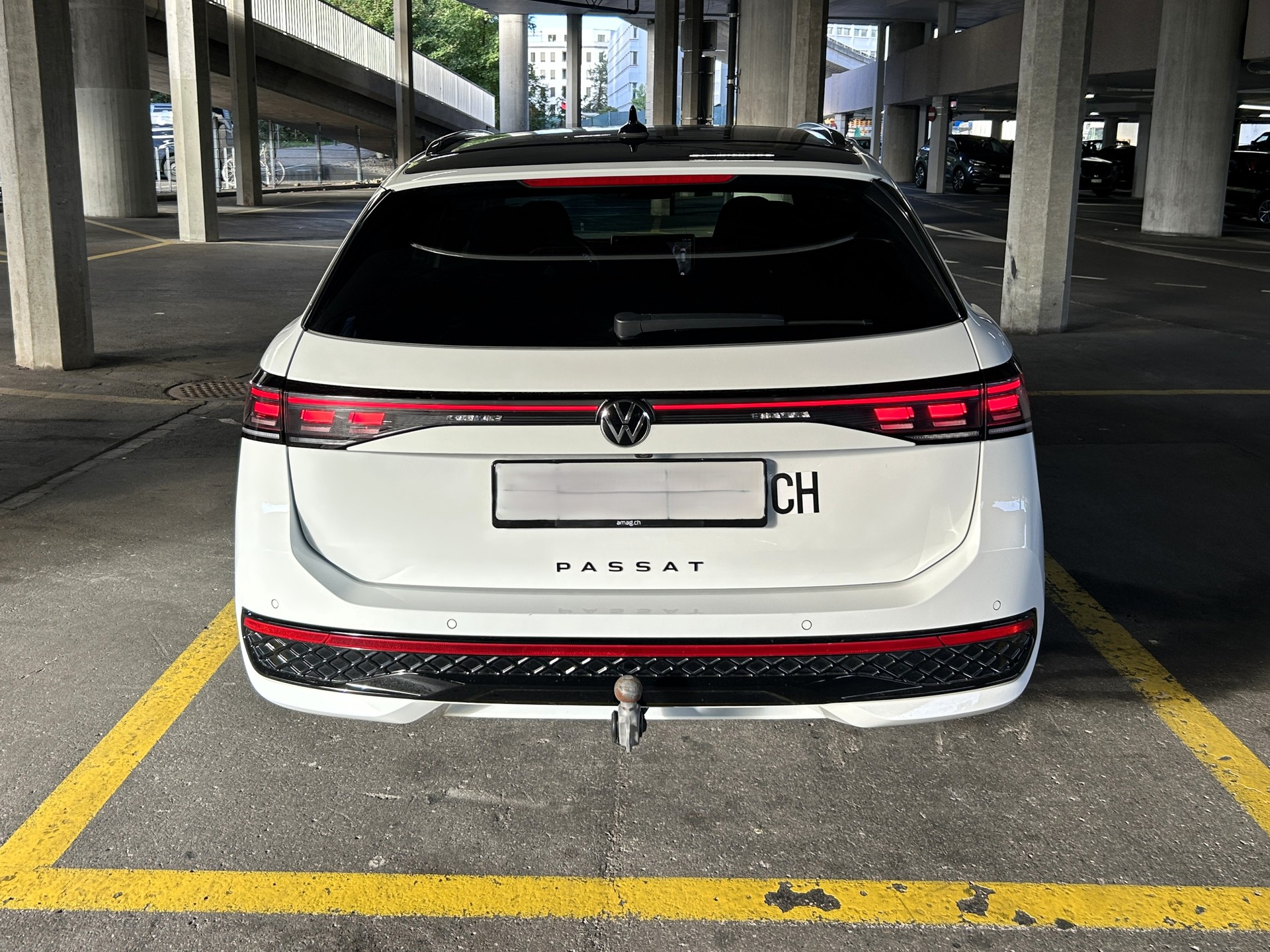 VW Passat Variant 2.0 TDI evo R-Line DSG 4 Motion-image-6