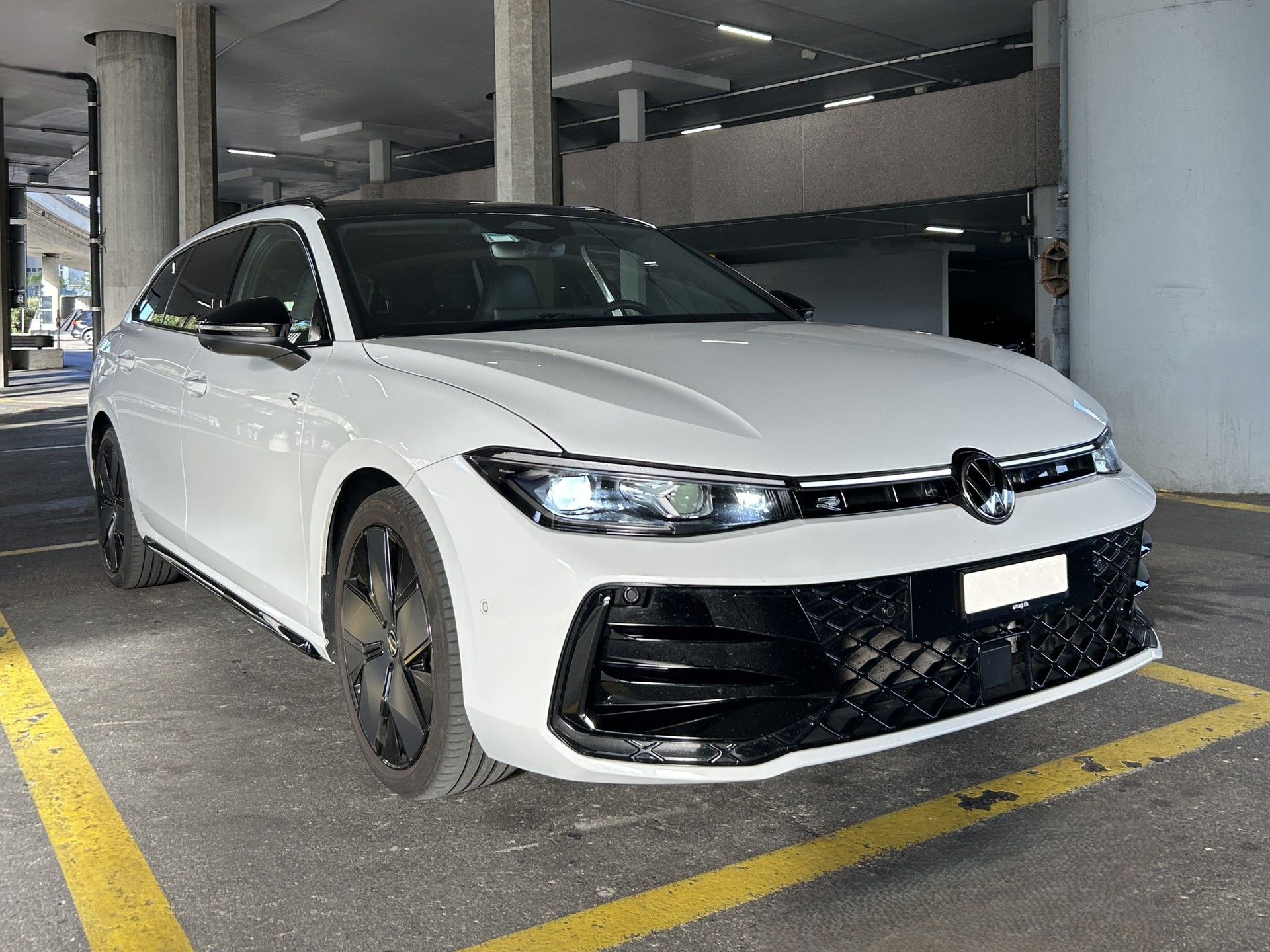 VW Passat Variant 2.0 TDI evo R-Line DSG 4 Motion-image-2