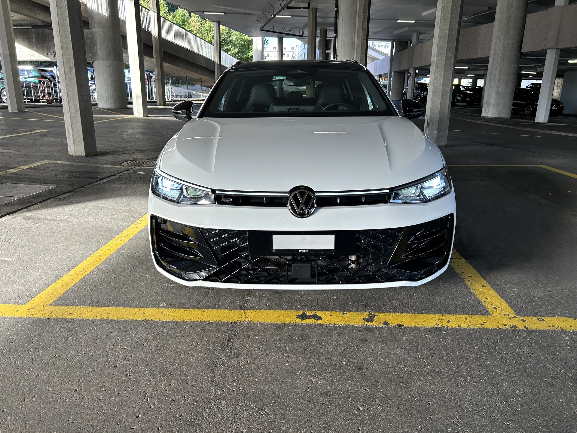 VW Passat Variant 2.0 TDI evo R-Line DSG 4 Motion-image-1