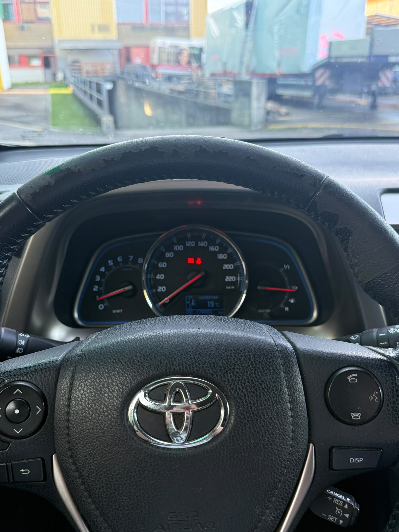 TOYOTA RAV-4 2.0 16V Style-image-12