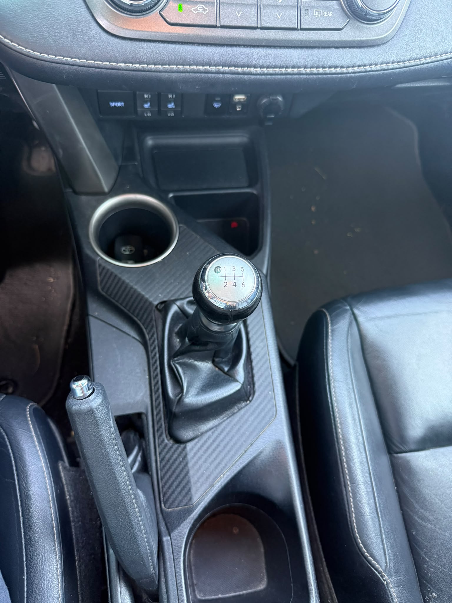 TOYOTA RAV-4 2.0 16V Style-image-11