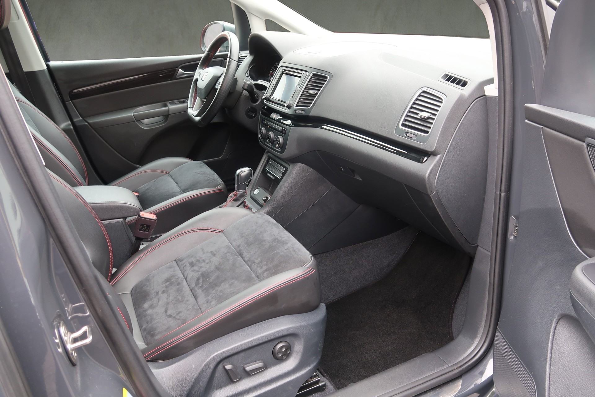 SEAT Alhambra 1.4 TSI DSG FR-LINE-image-25