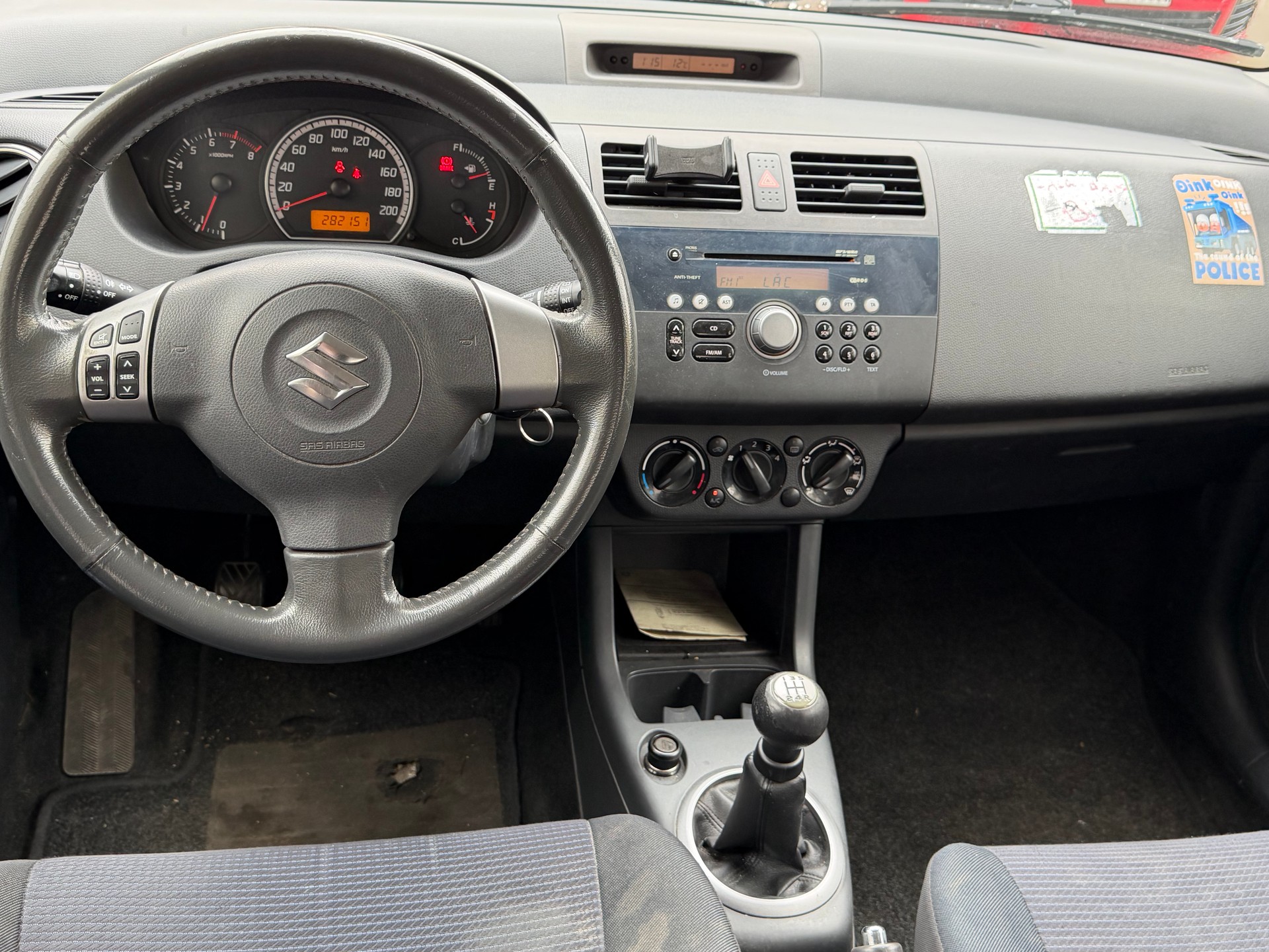 SUZUKI Swift 1.3i 16V GL Top-image-10