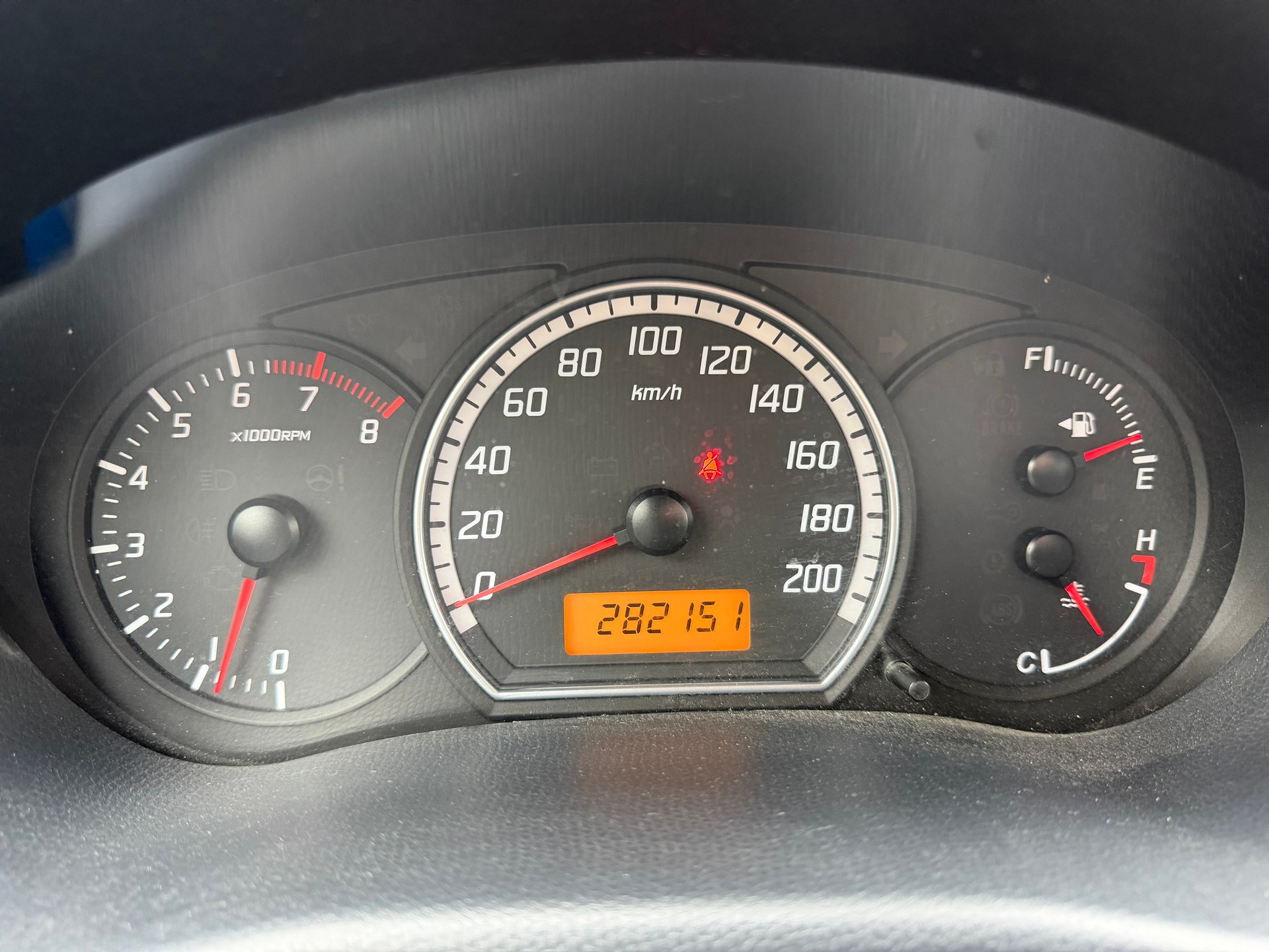 SUZUKI Swift 1.3i 16V GL Top-image-6