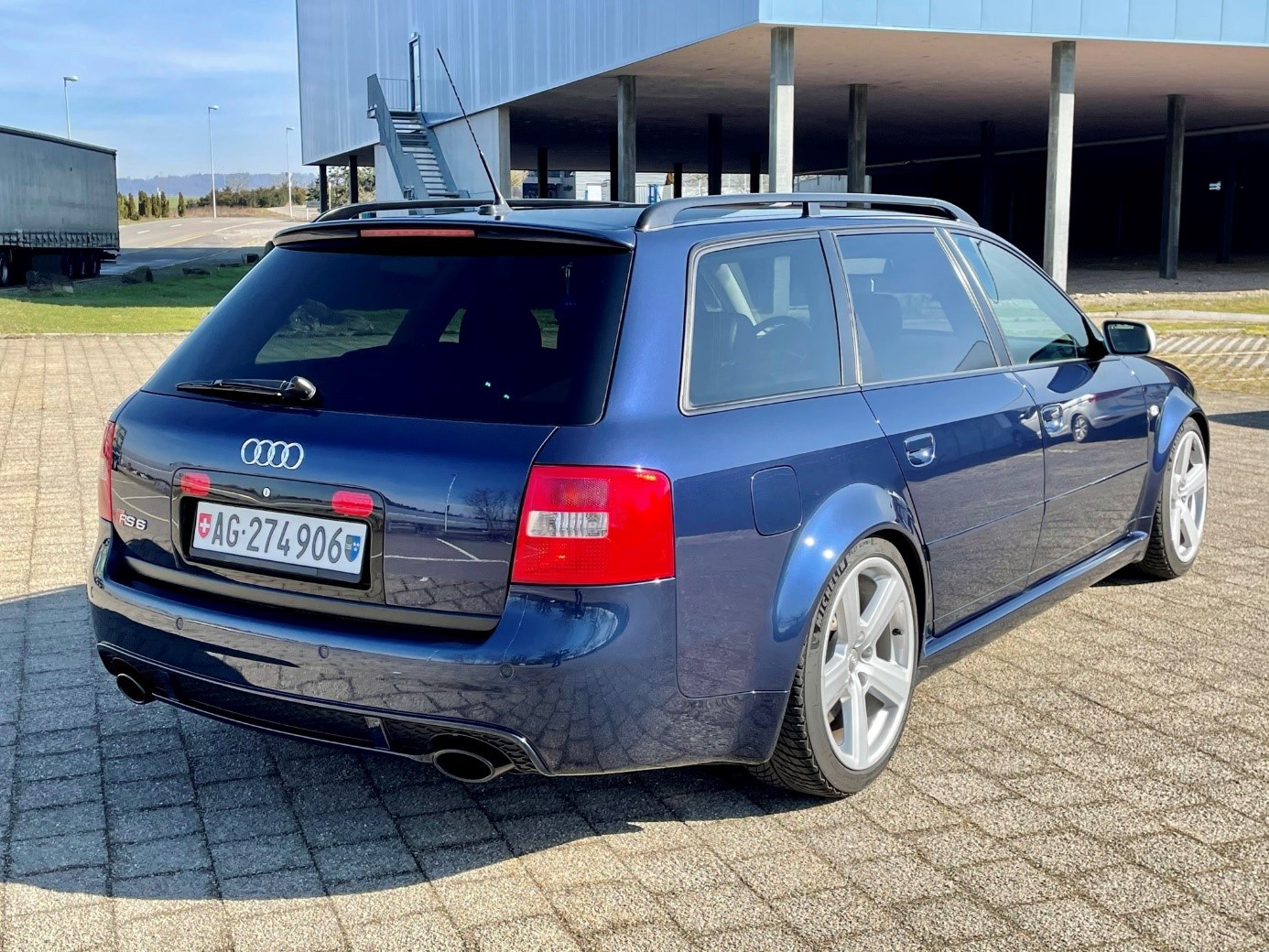AUDI RS6 plus Avant quattro tiptronic-image-3