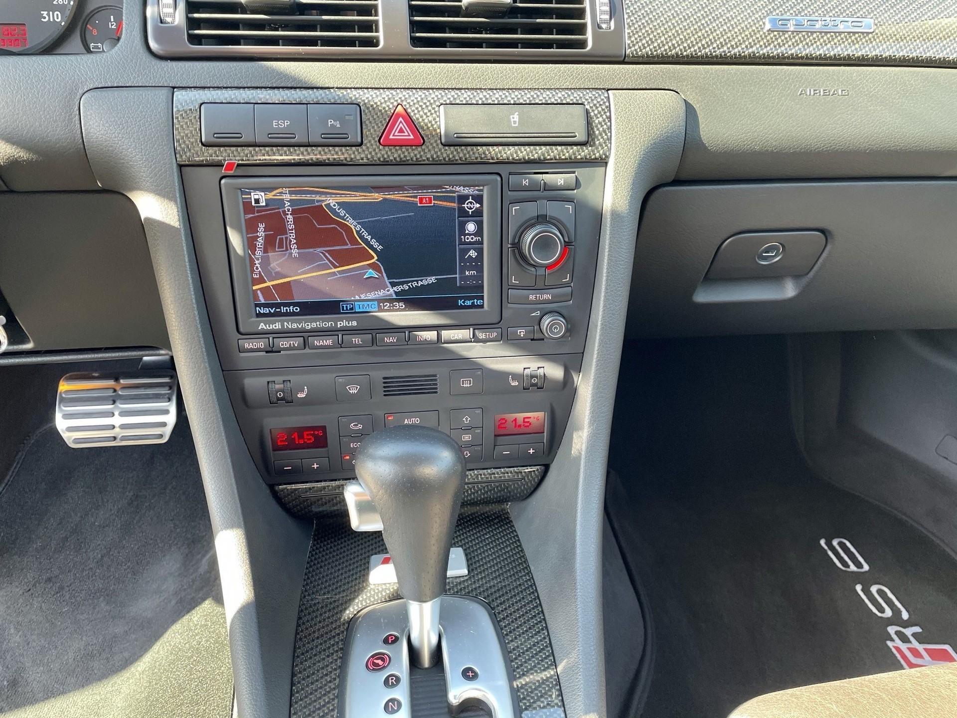 AUDI RS6 plus Avant quattro tiptronic-image-13