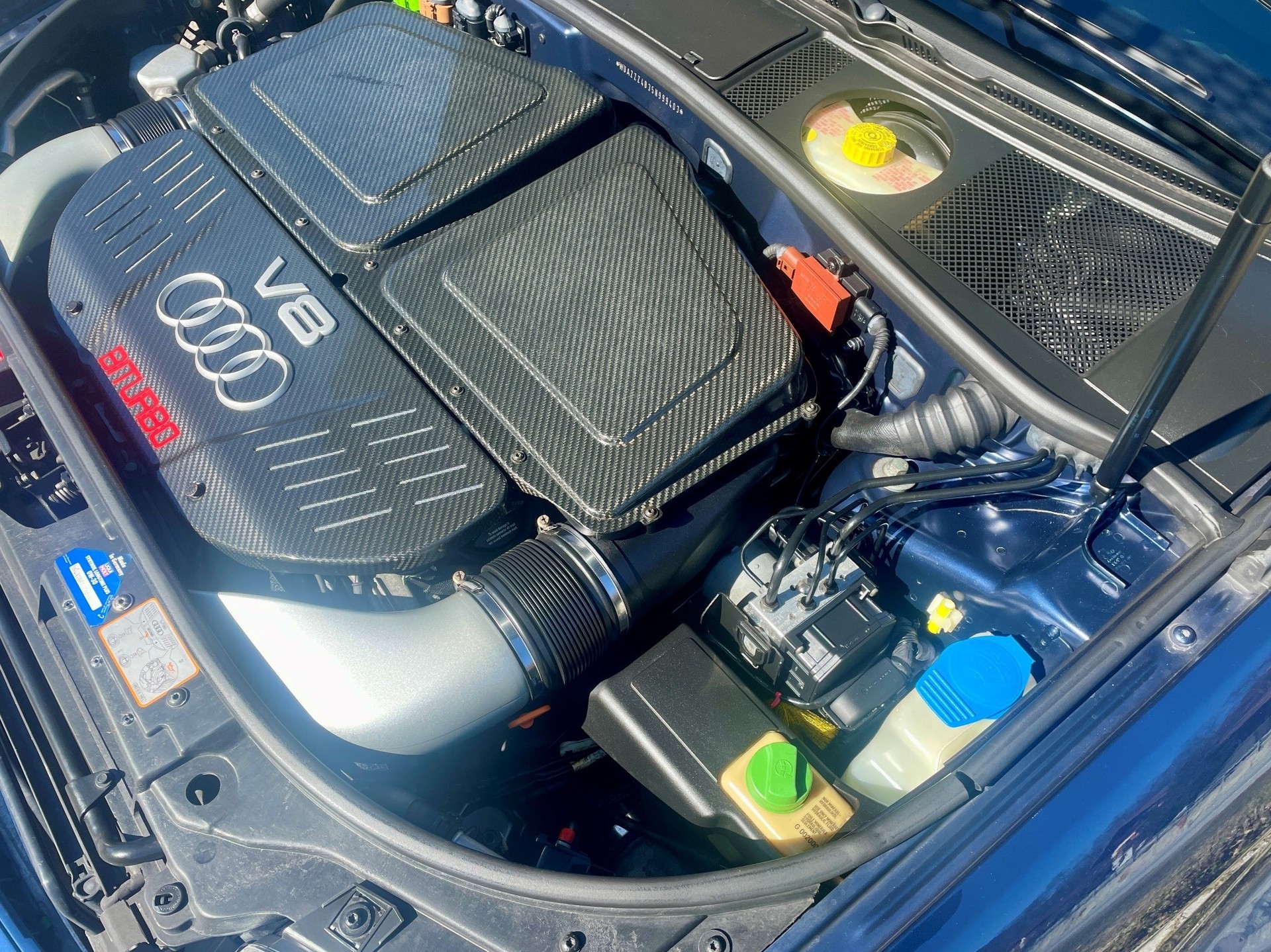 AUDI RS6 plus Avant quattro tiptronic-image-19