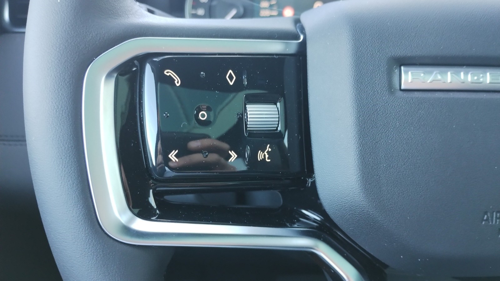 LAND ROVER Range Rover Evoque P 300e SE AT8-image-13