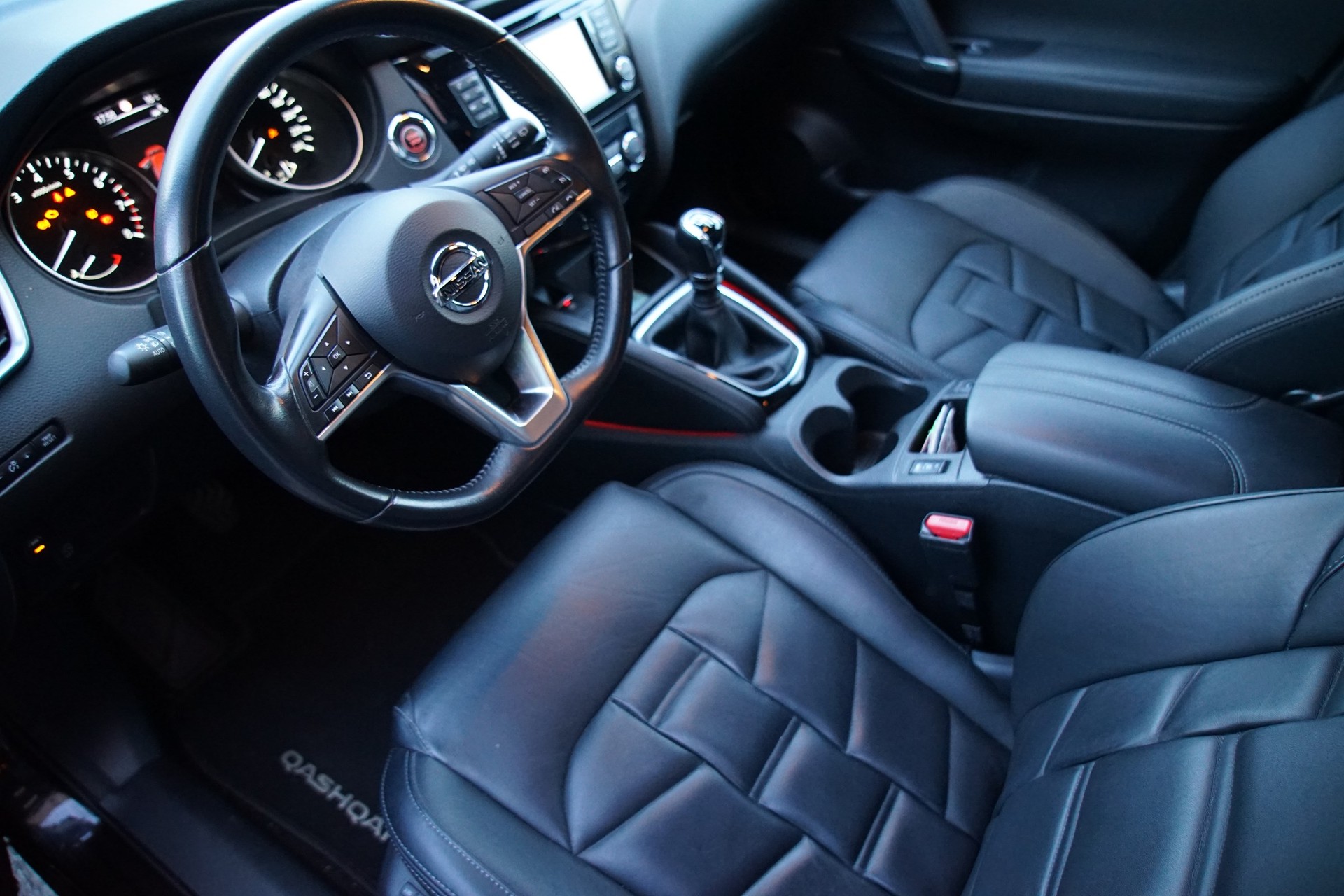 NISSAN Qashqai 1.2 DIG-T tekna-image-7