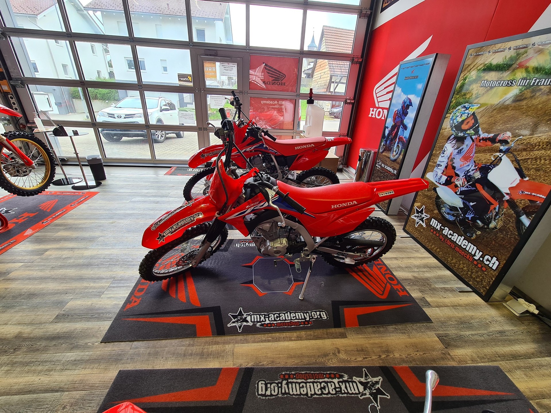 HONDA CRF 125-showroom-element-1