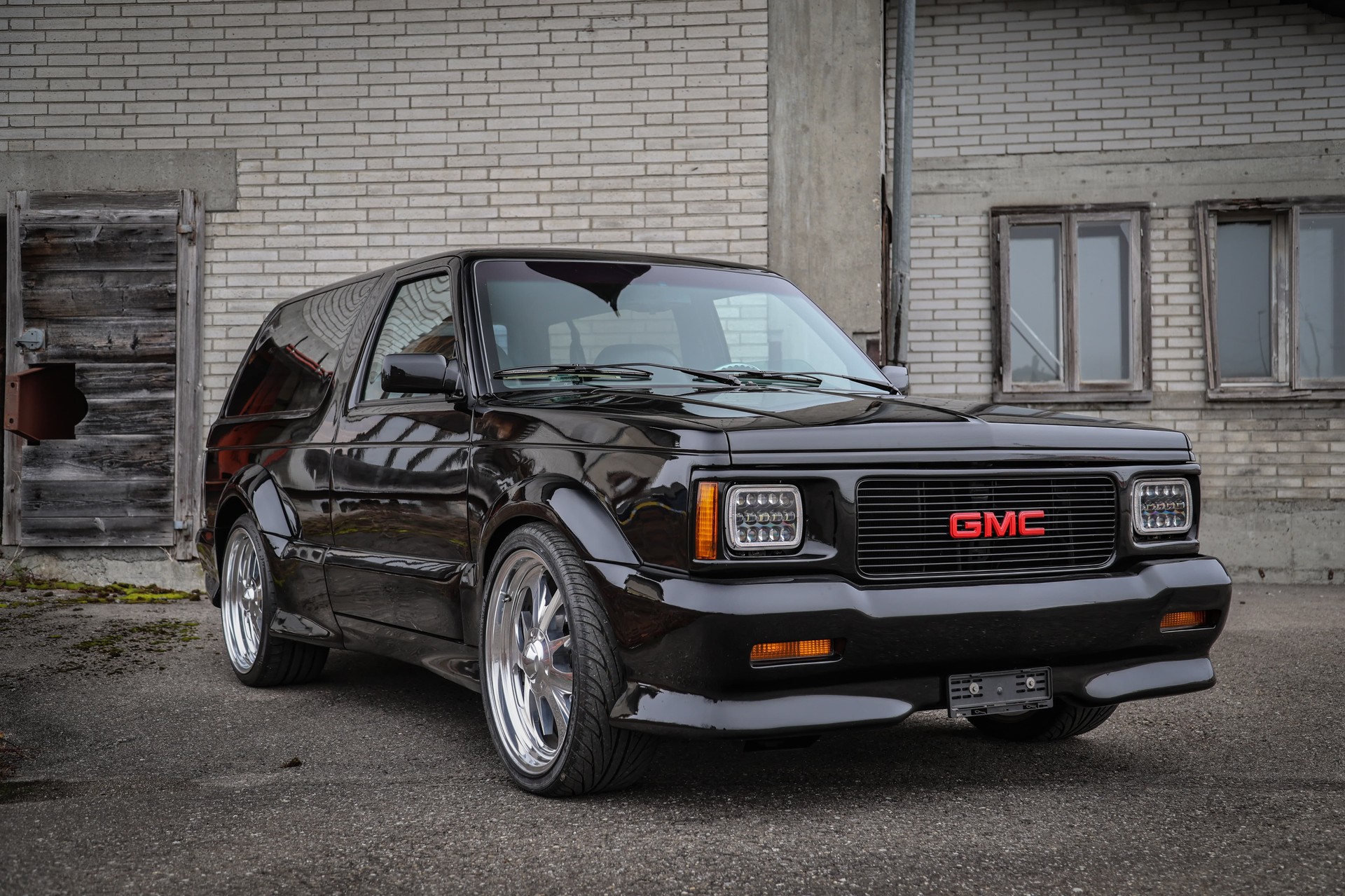 GMC Typhoon-image-4