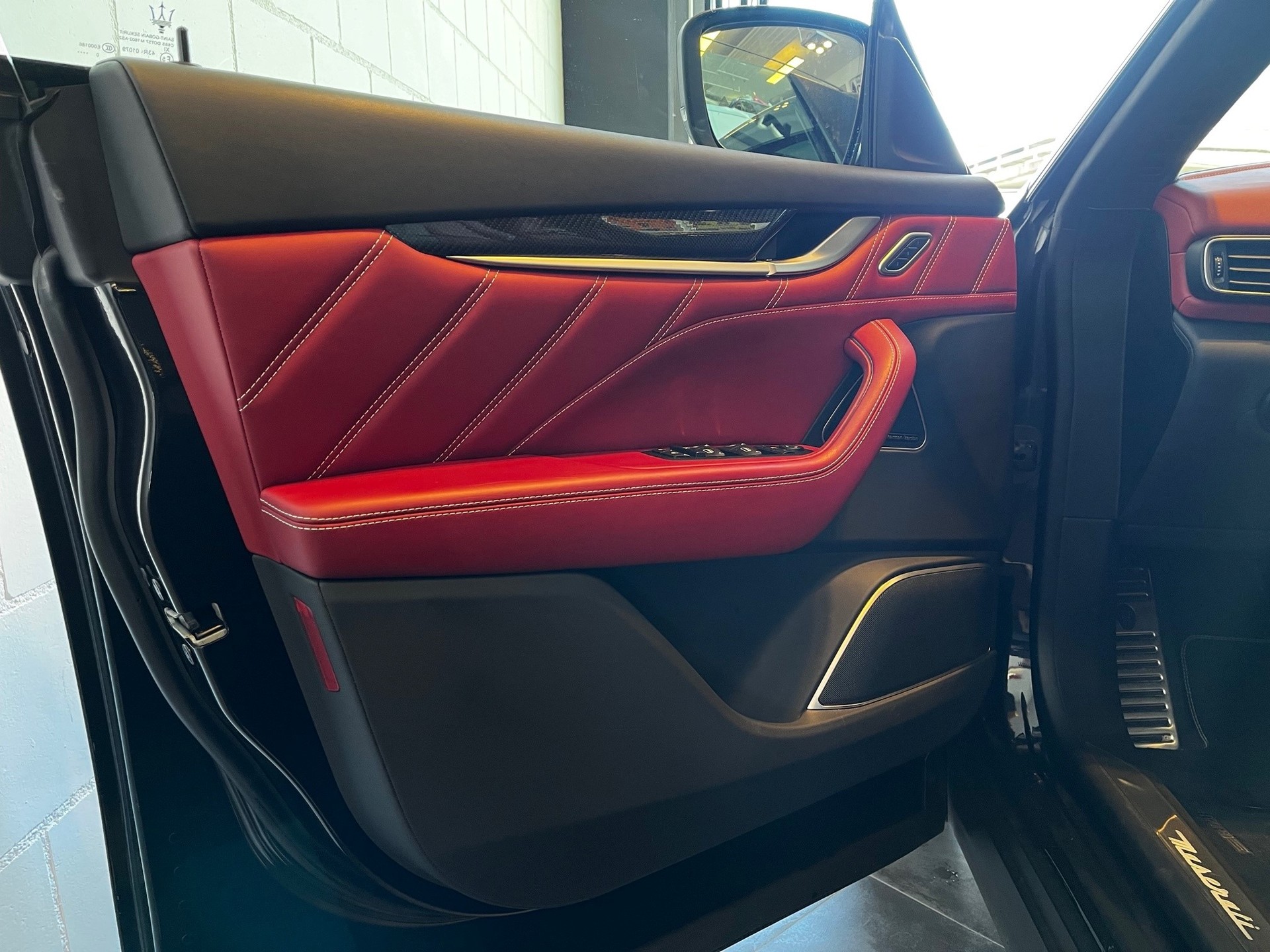 MASERATI Levante 3.8 V8 Trofeo Q4 Automatica-image-21