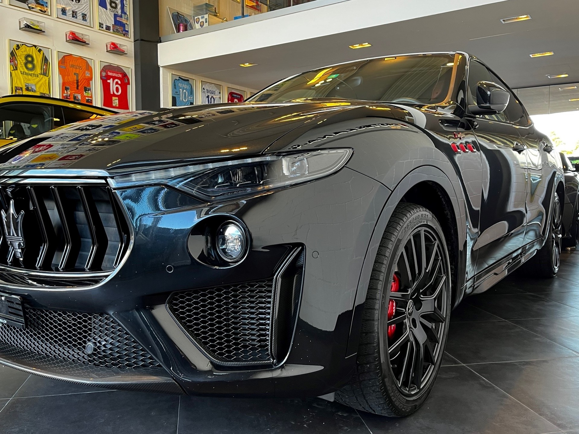 MASERATI Levante 3.8 V8 Trofeo Q4 Automatica-image-2