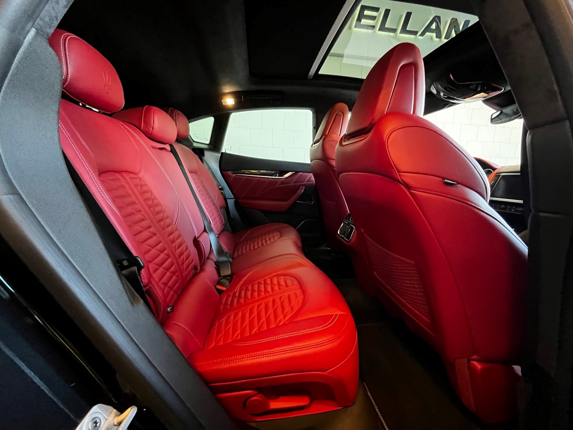 MASERATI Levante 3.8 V8 Trofeo Q4 Automatica-image-14