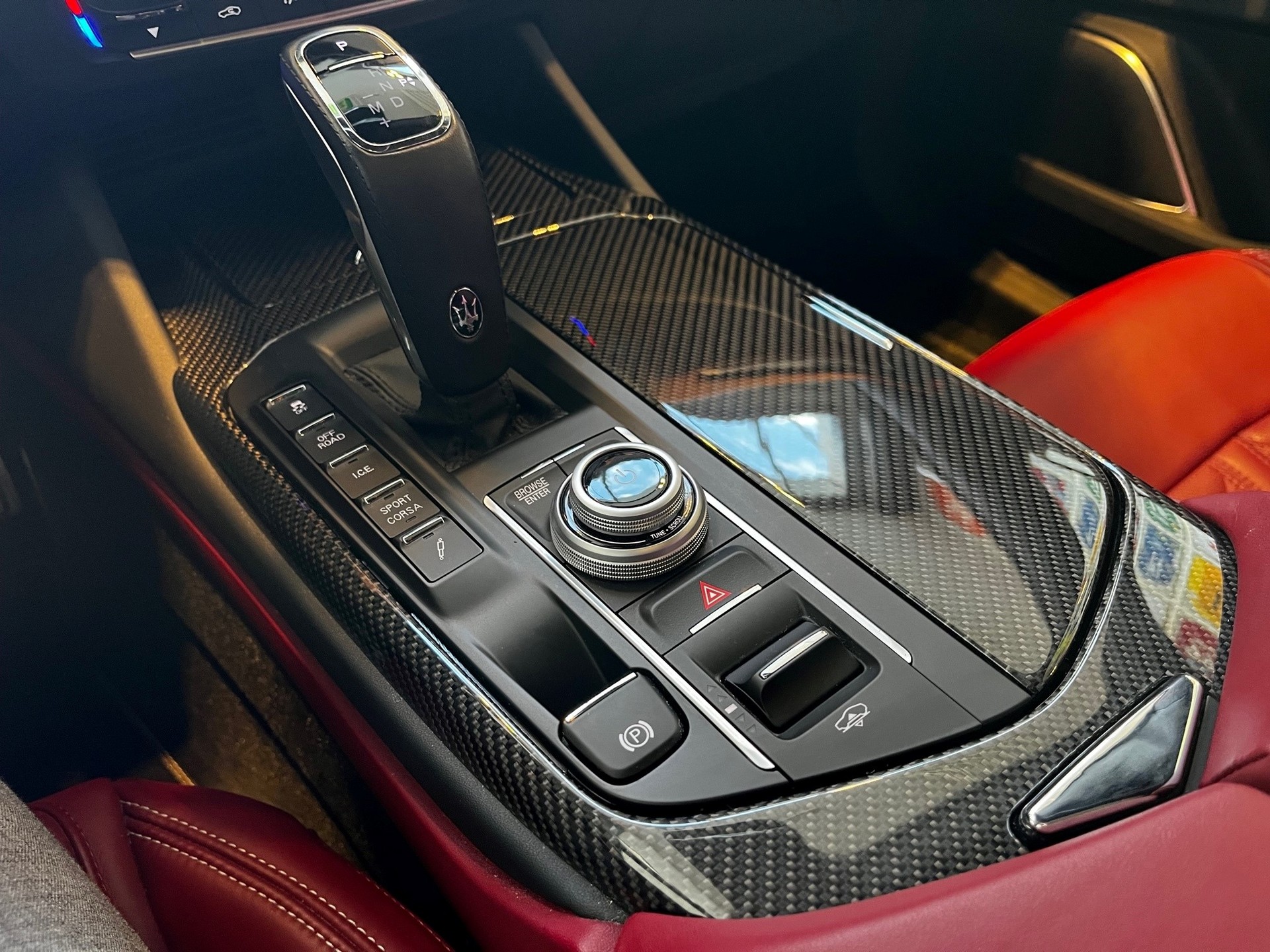 MASERATI Levante 3.8 V8 Trofeo Q4 Automatica-image-19