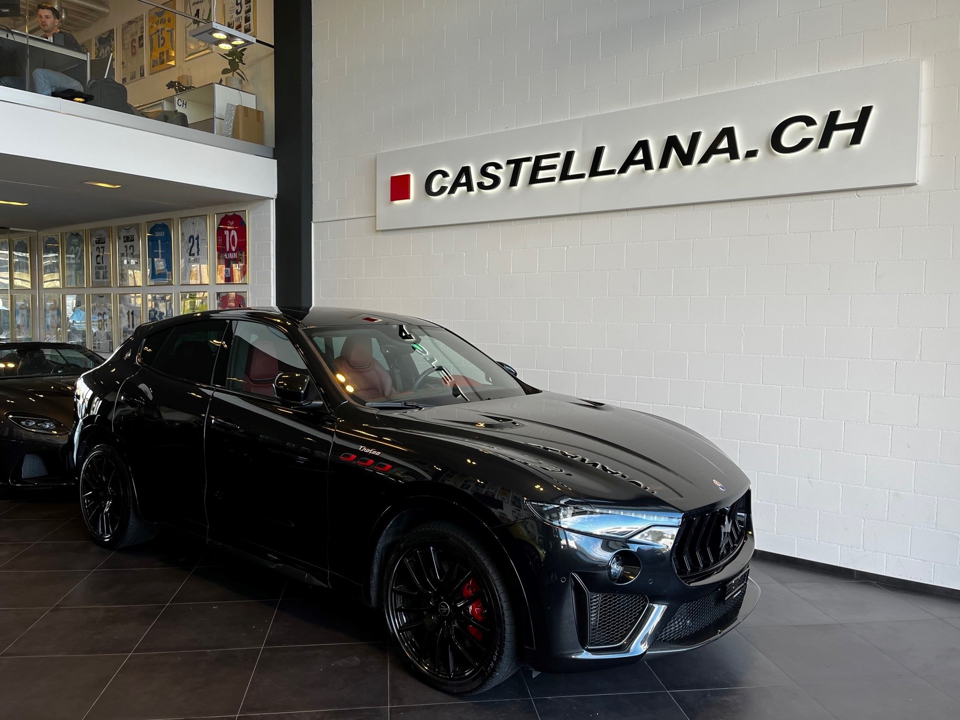 MASERATI Levante 3.8 V8 Trofeo Q4 Automatica-image-0