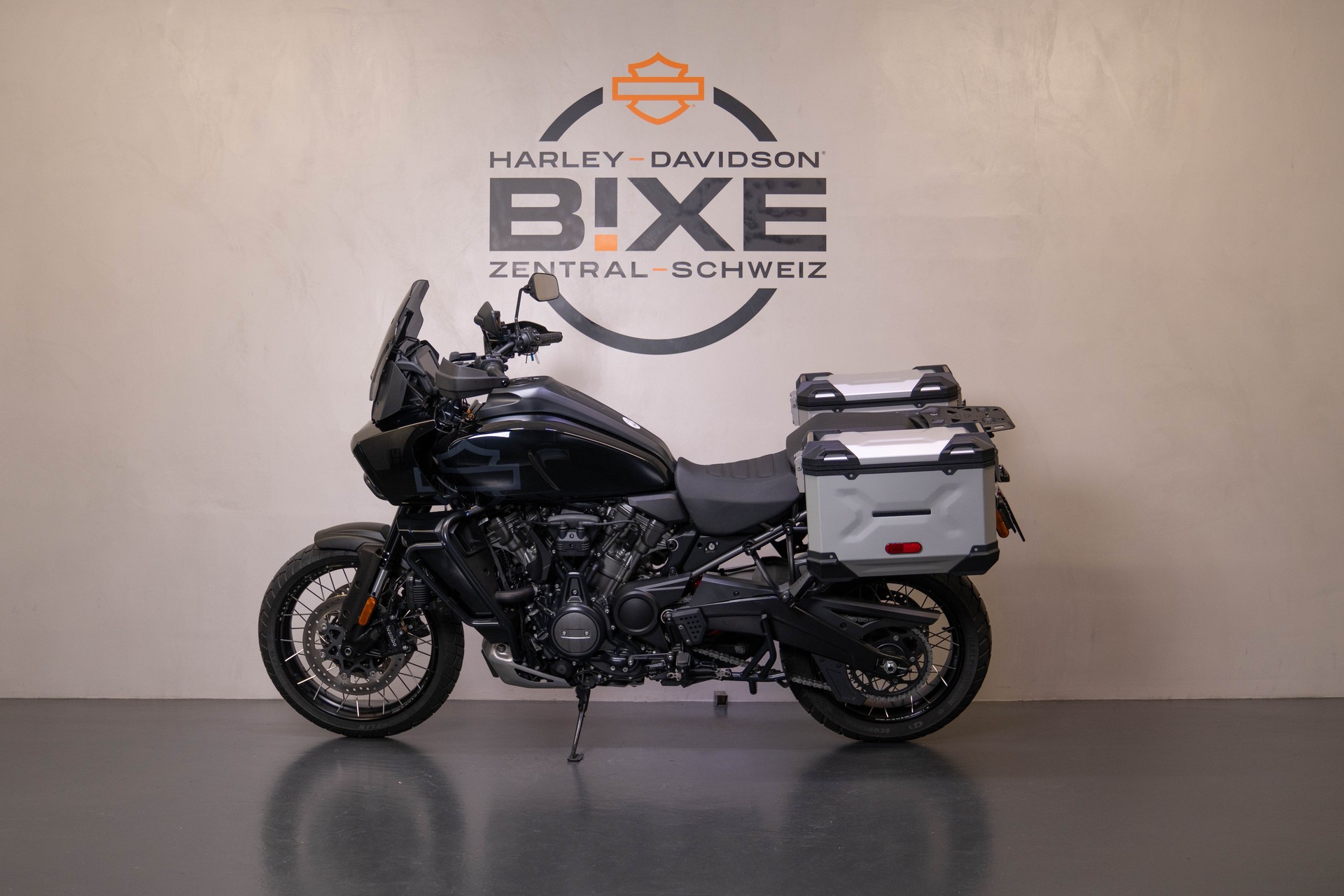 HARLEY-DAVIDSON RA Pan America 1250 Special-showroom-element-1