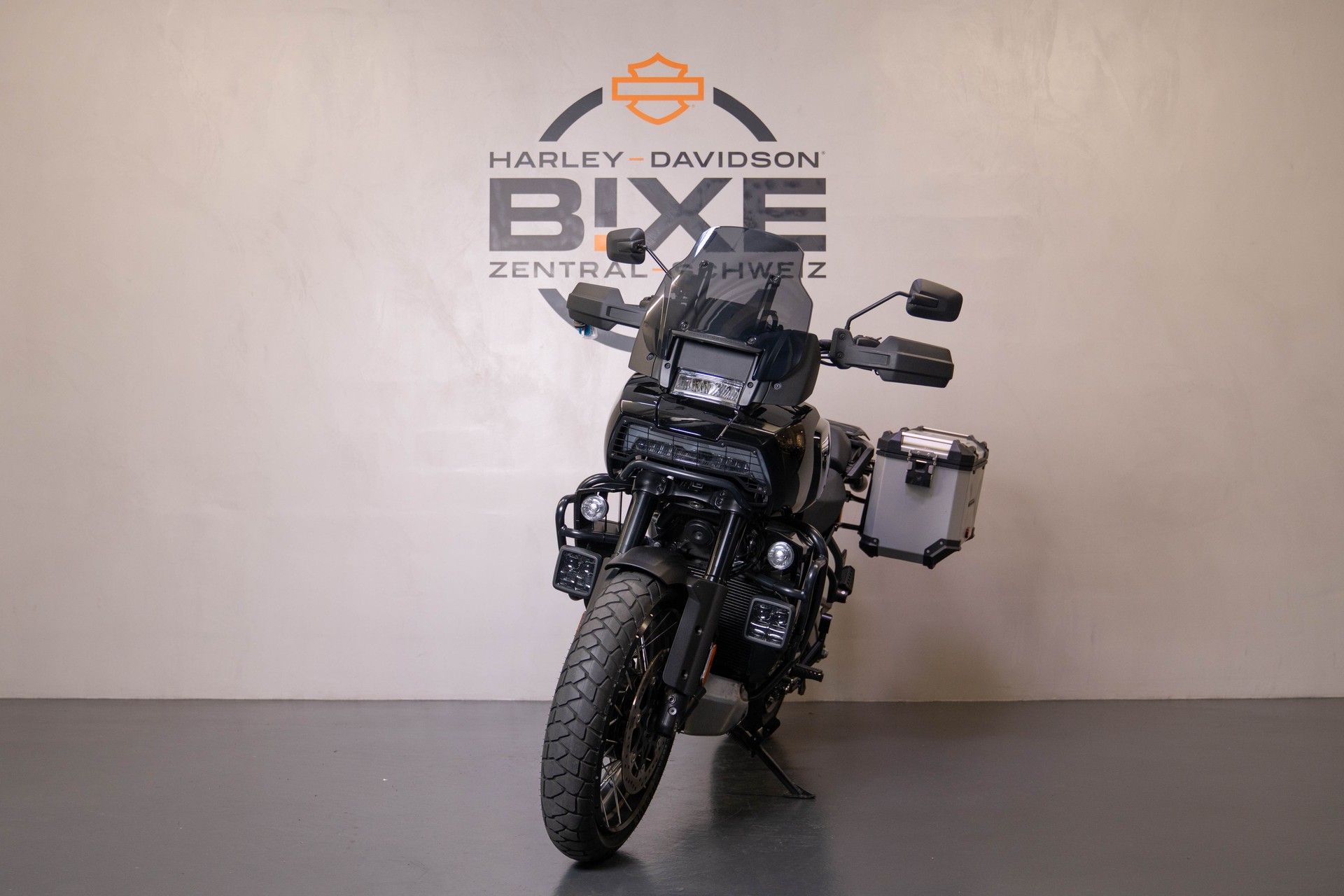 HARLEY-DAVIDSON RA Pan America 1250 Special-showroom-element-2