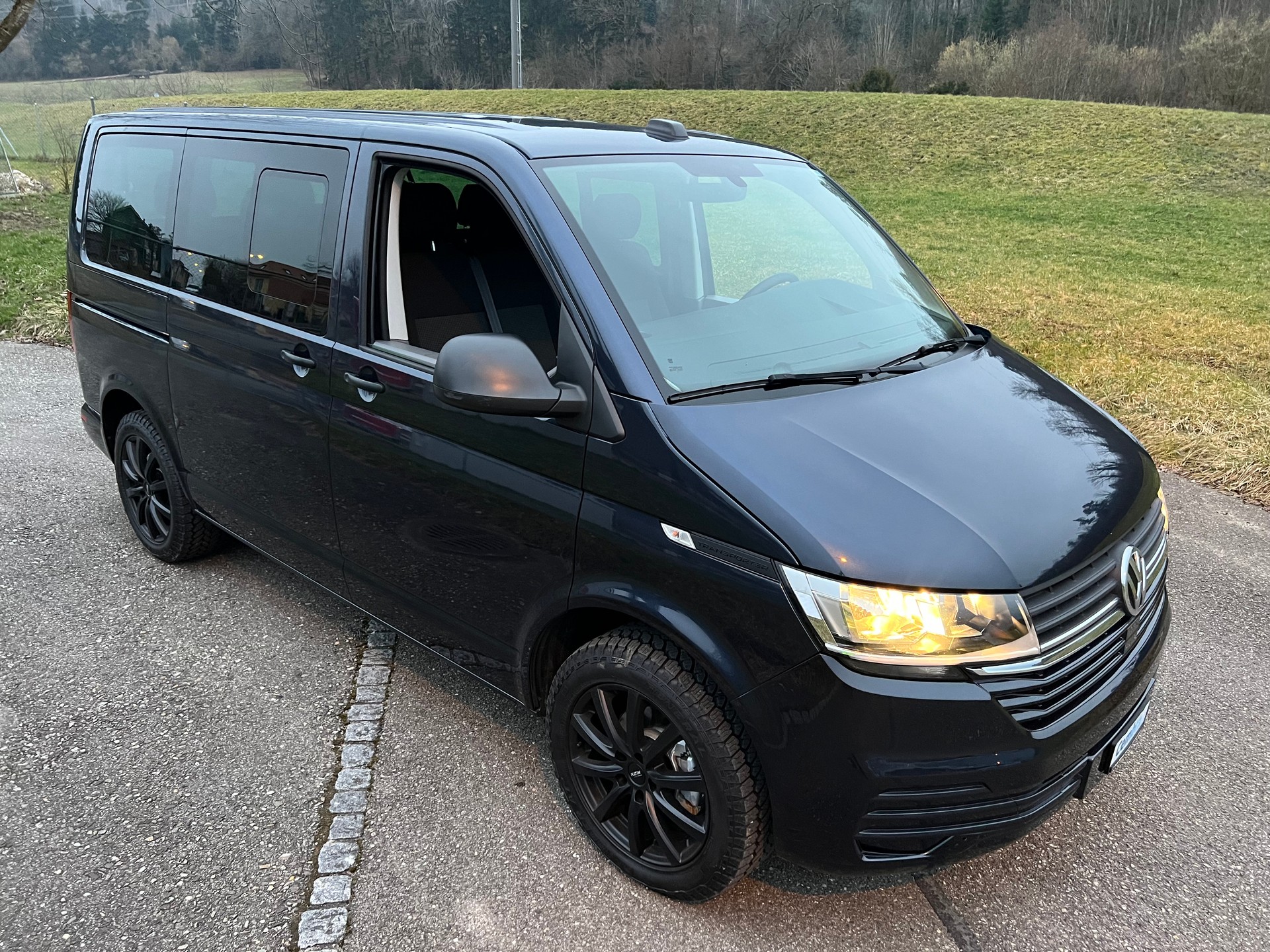 VW VW BUS 9 PLÄTZER AUTOMAT DSG  T6.1 2.0 TDI . CH WAGEN. GEPFLEGT. LEASING AB 499.--image-21