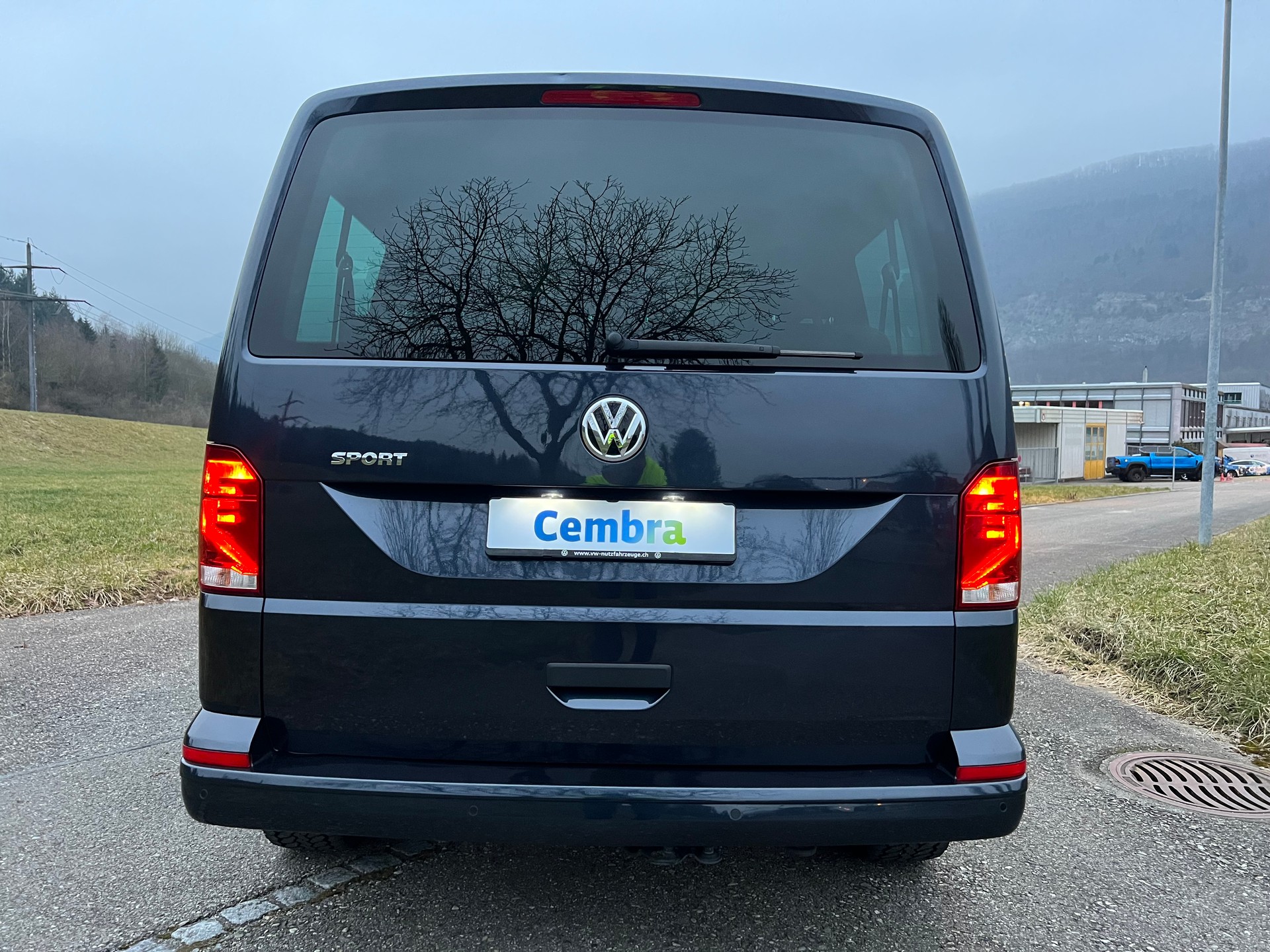 VW VW BUS 9 PLÄTZER AUTOMAT DSG  T6.1 2.0 TDI . CH WAGEN. GEPFLEGT. LEASING AB 499.--image-28