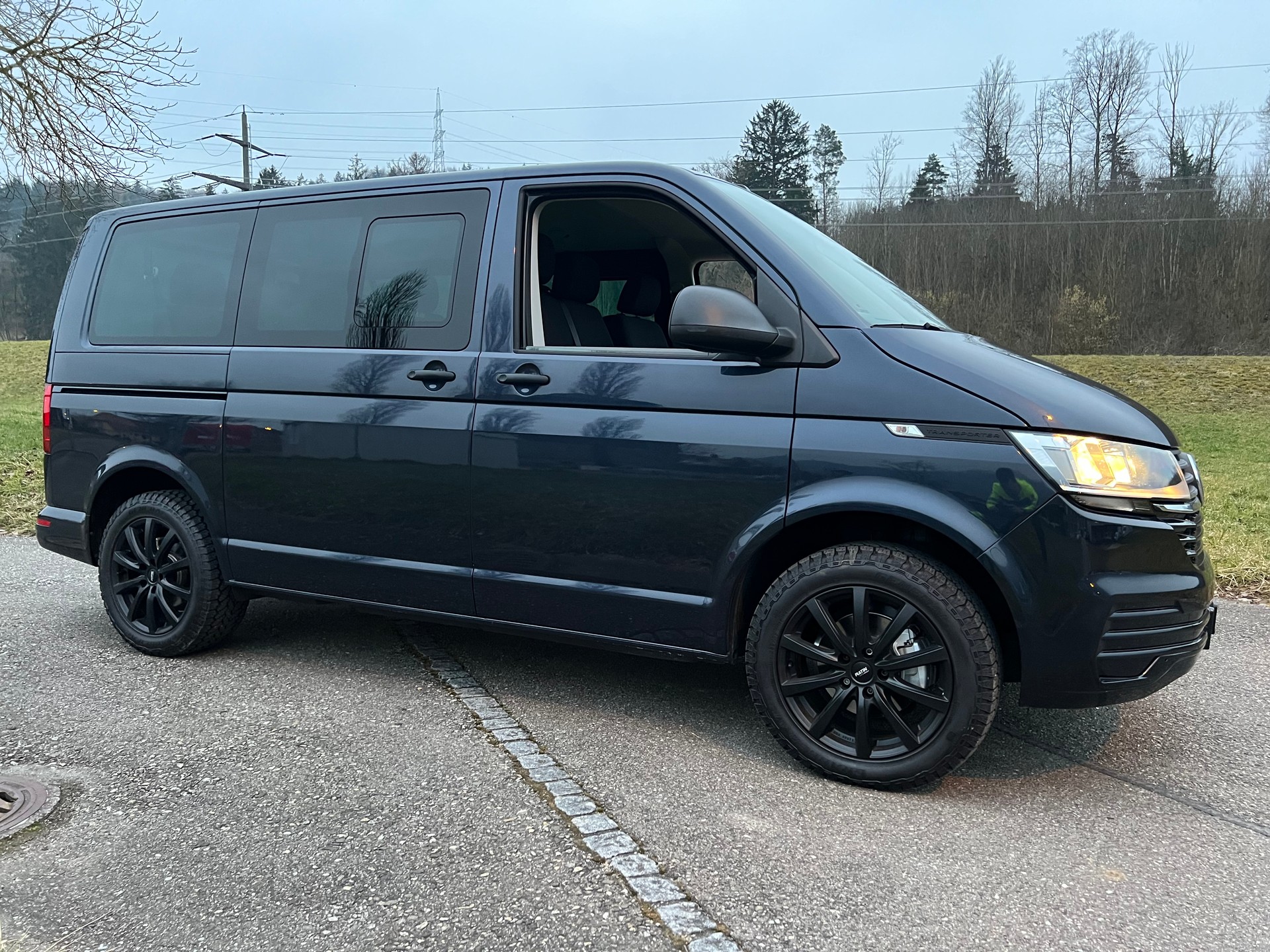 VW VW BUS 9 PLÄTZER AUTOMAT DSG  T6.1 2.0 TDI . CH WAGEN. GEPFLEGT. LEASING AB 499.--image-14