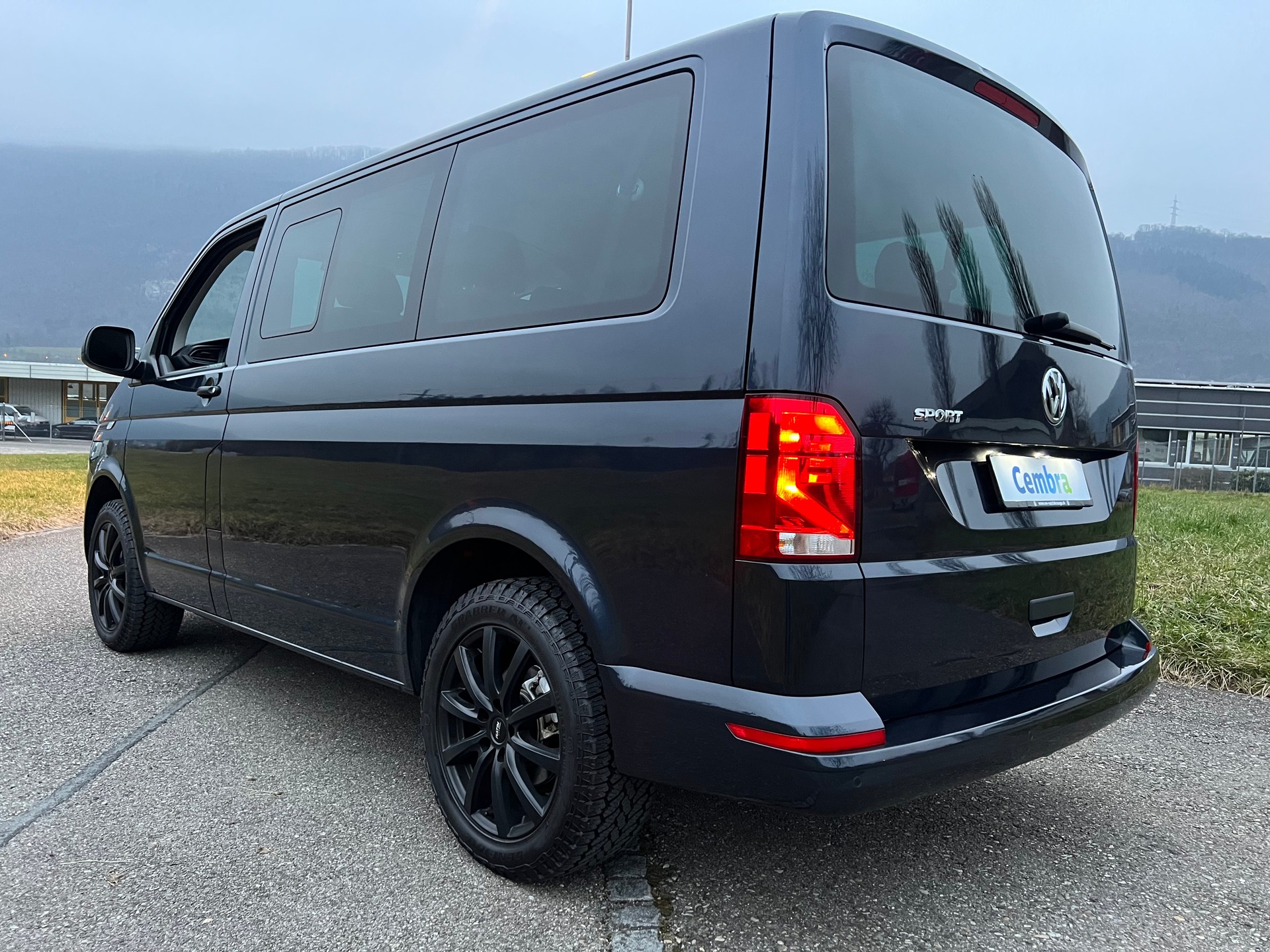 VW VW BUS 9 PLÄTZER AUTOMAT DSG  T6.1 2.0 TDI . CH WAGEN. GEPFLEGT. LEASING AB 499.--image-6