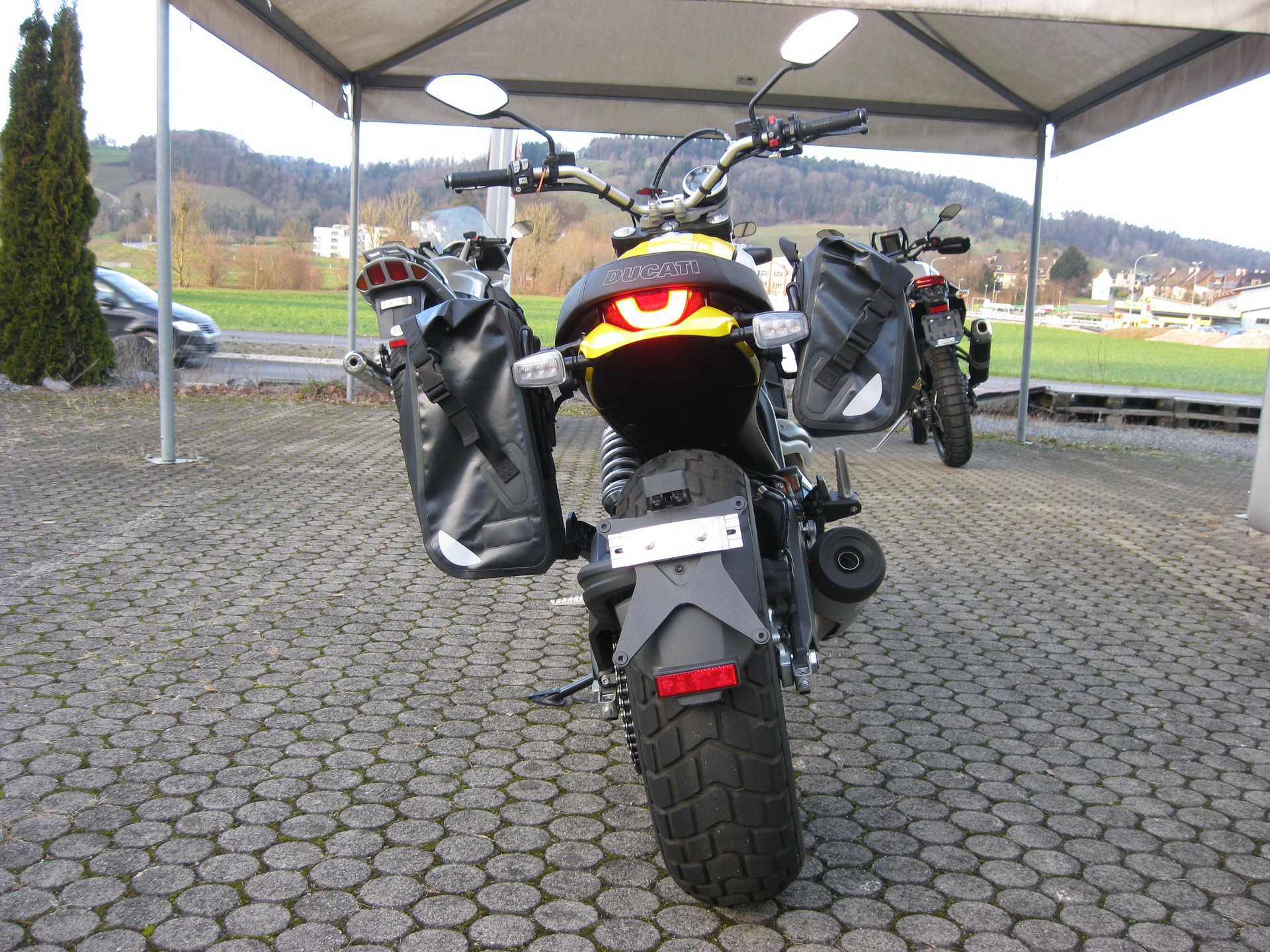 DUCATI Scrambler 800 Classic ABS-image-3