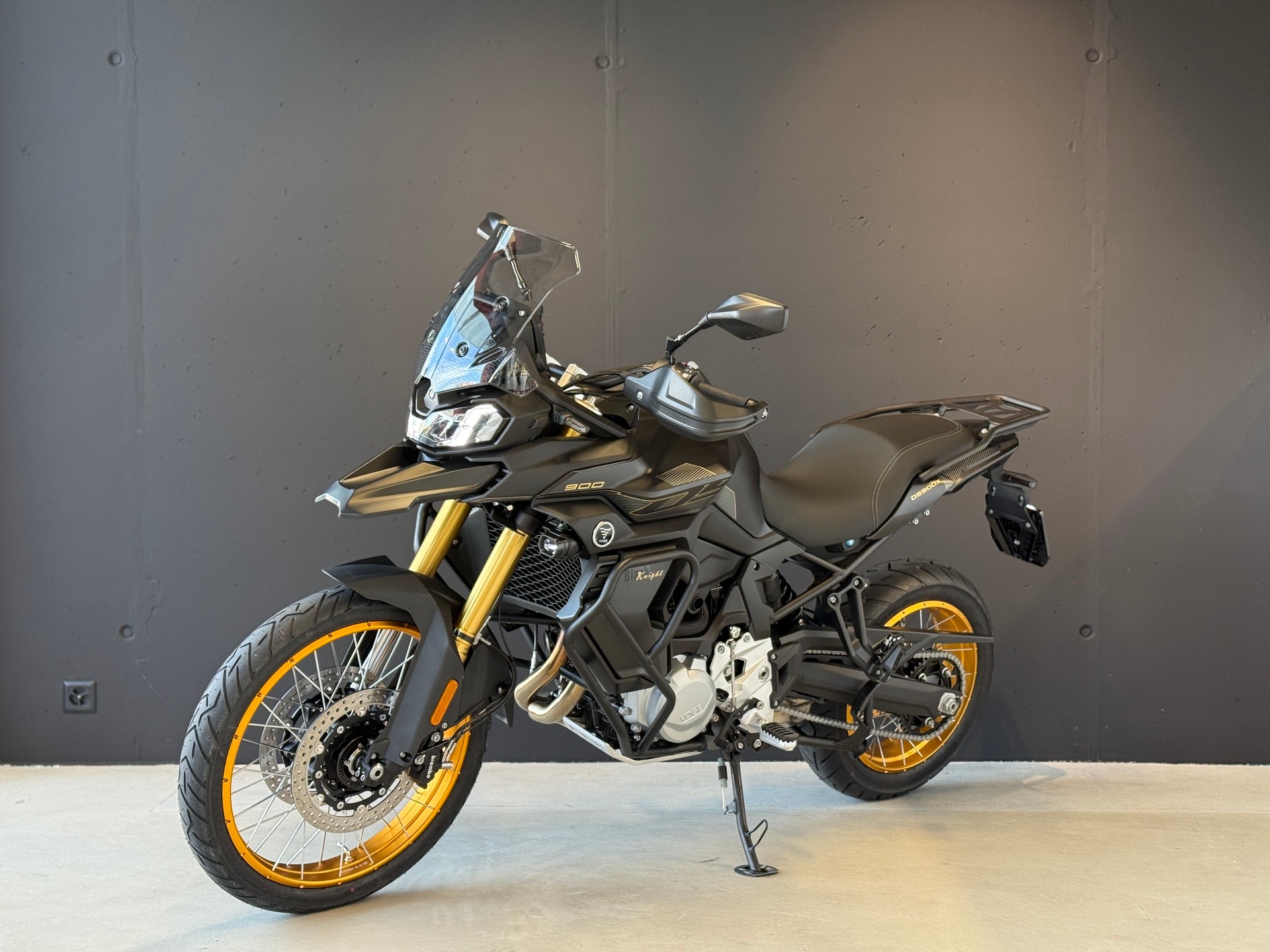 VOGE DS 900 X 35kw-showroom-element-2