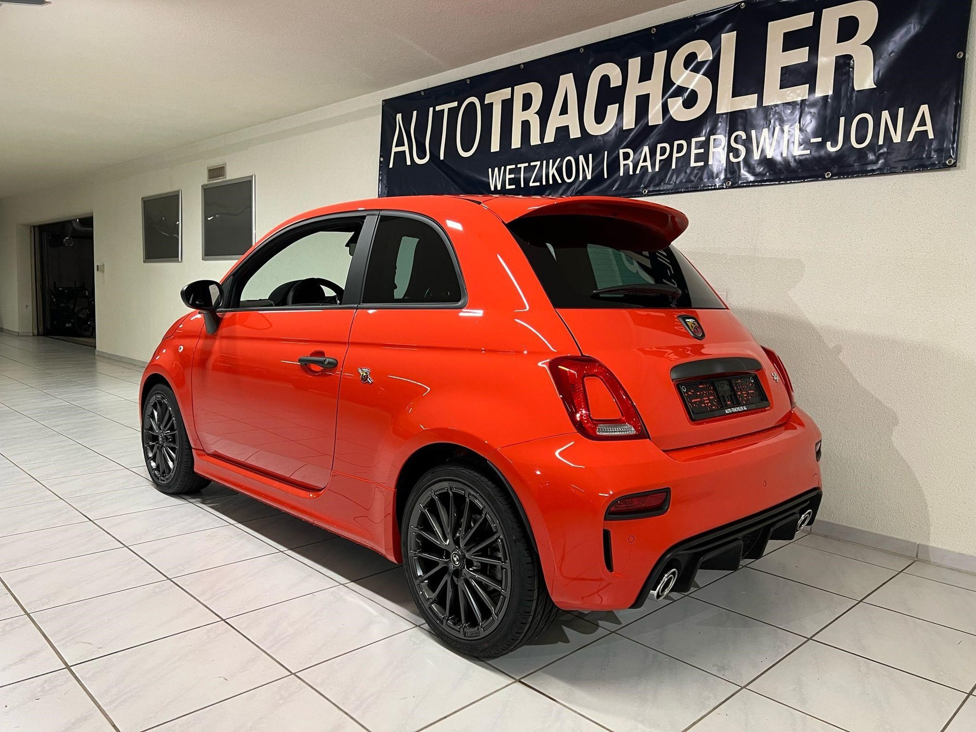 FIAT 500 595 Abarth 1.4 T-Jet 165 Grand Prix Edition-image-3