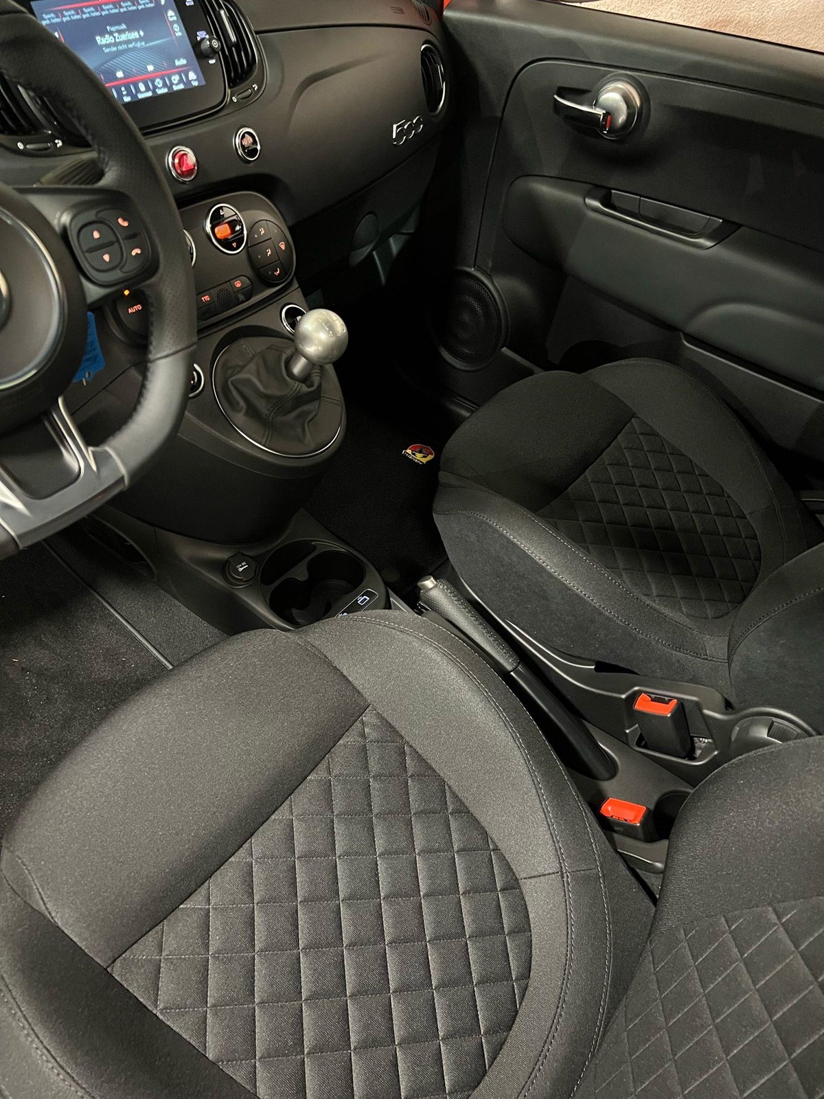 FIAT 500 595 Abarth 1.4 T-Jet 165 Grand Prix Edition-image-7