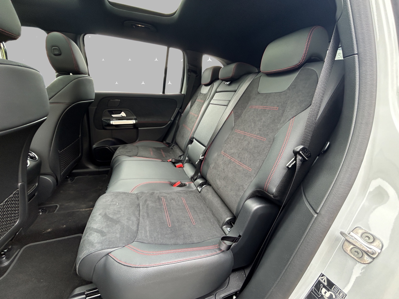 MERCEDES-BENZ EQB 350 AMG Line 4Matic-image-10