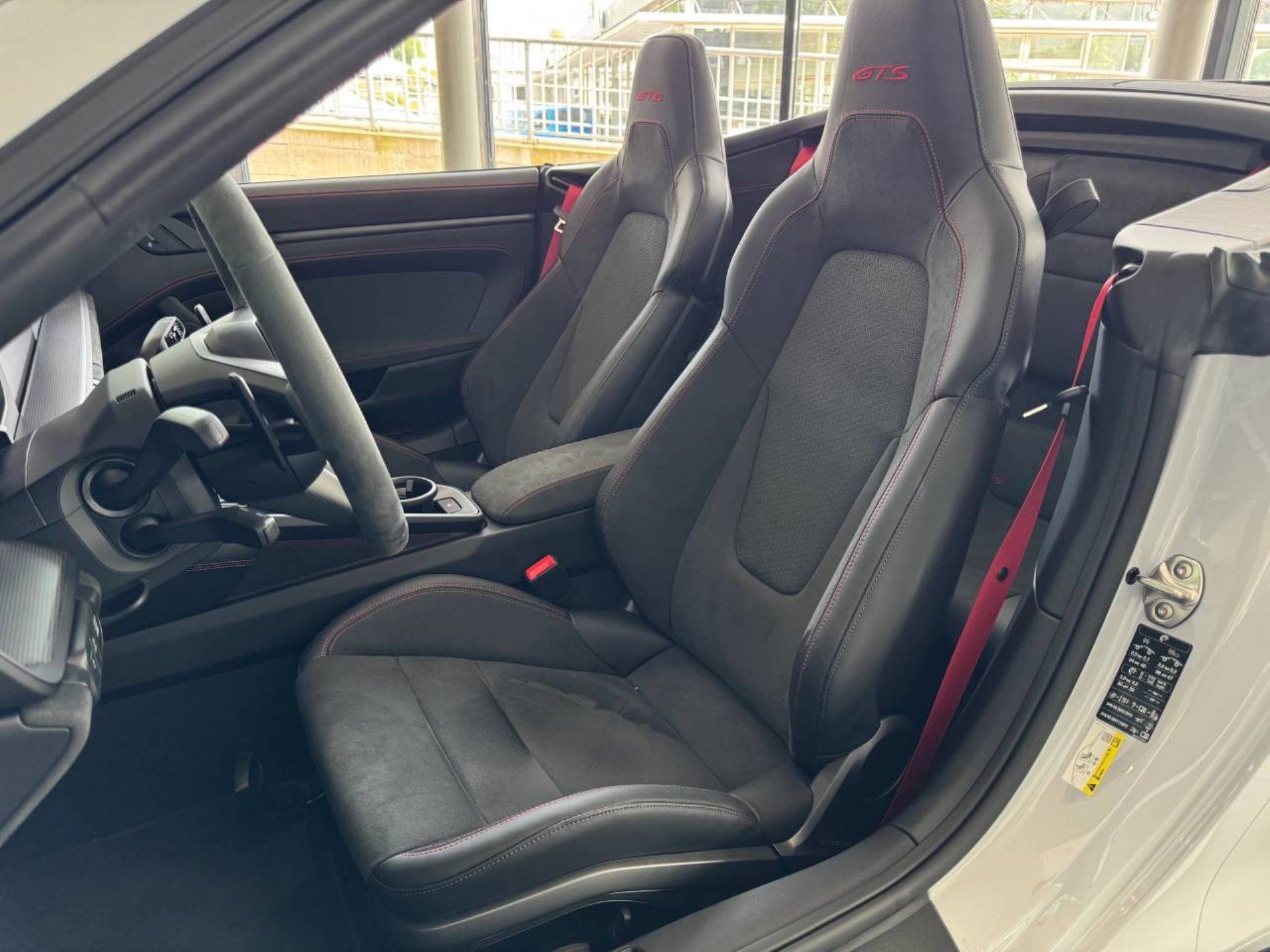 PORSCHE 911 Carrera GTS Cabriolet-image-4
