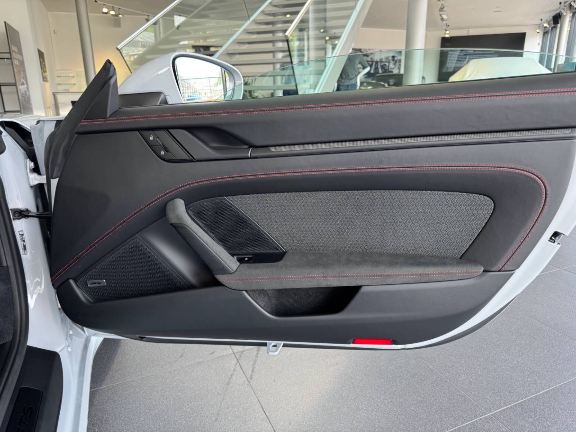 PORSCHE 911 Carrera GTS Cabriolet-image-22