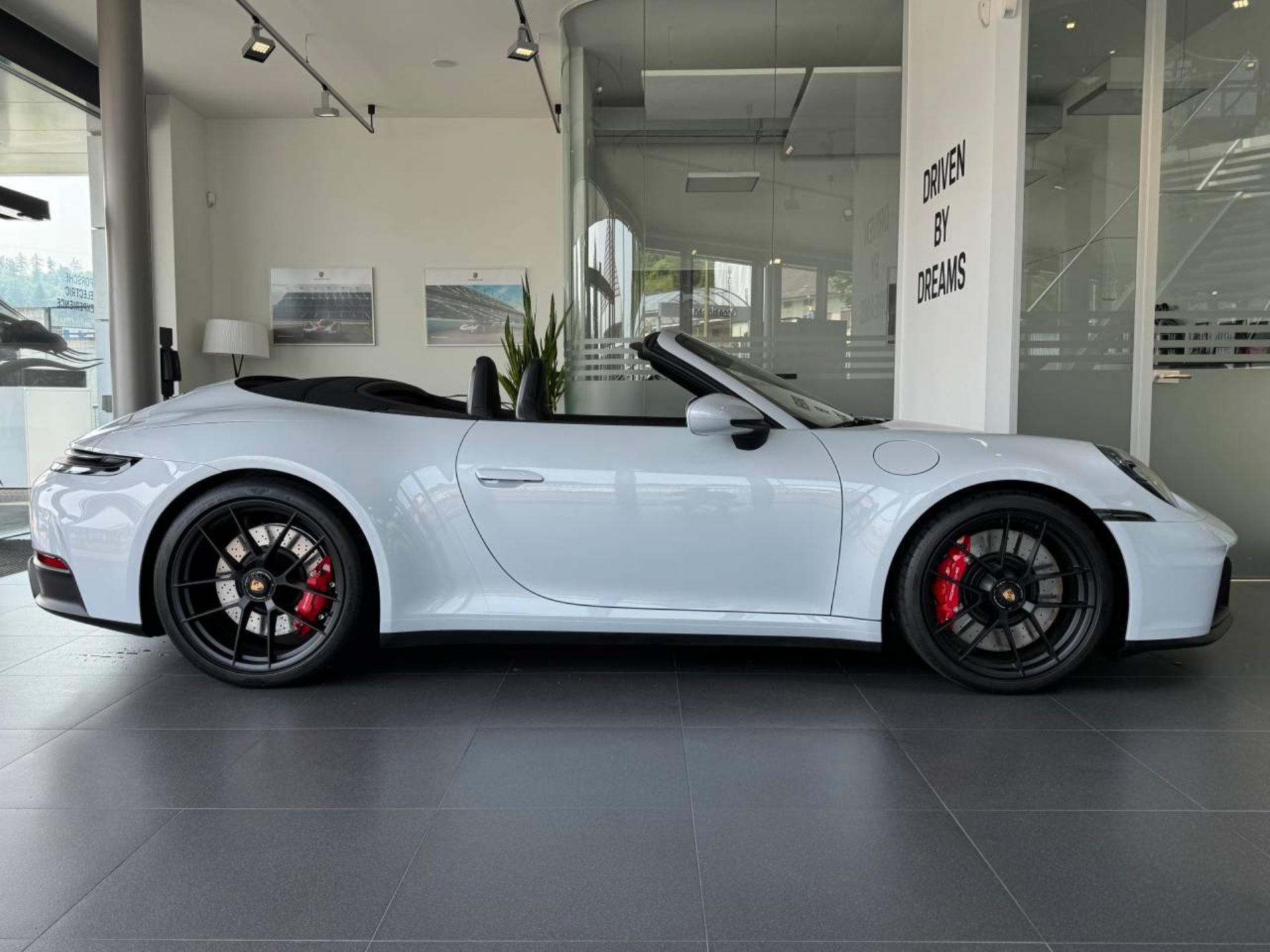 PORSCHE 911 Carrera GTS Cabriolet-image-7