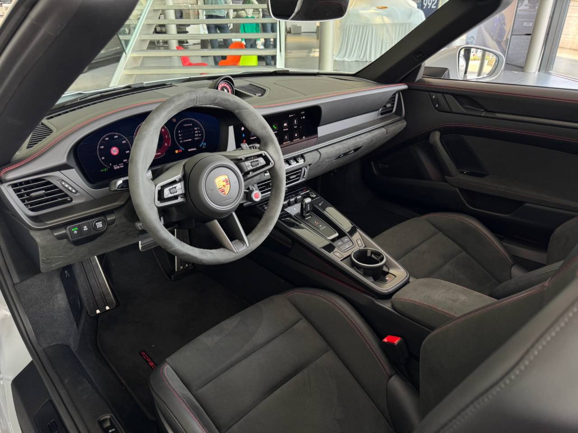 PORSCHE 911 Carrera GTS Cabriolet-image-16