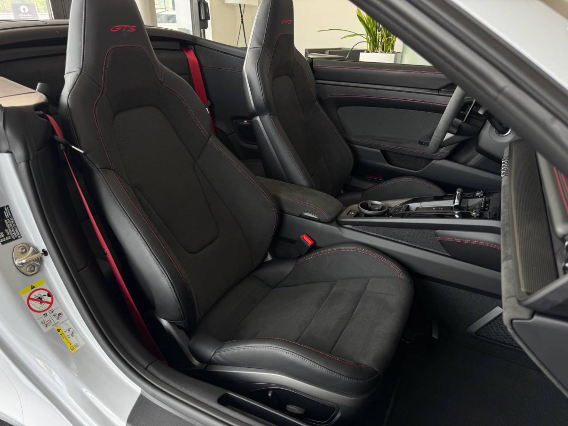 PORSCHE 911 Carrera GTS Cabriolet-image-20