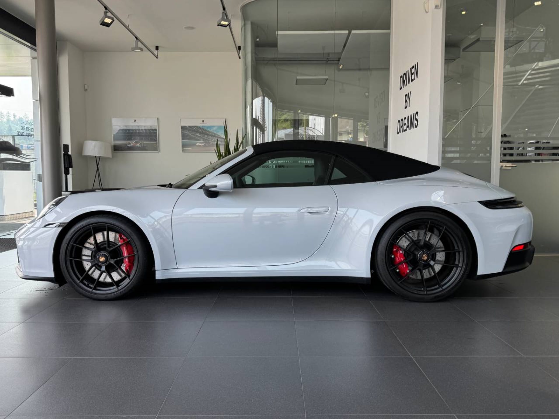 PORSCHE 911 Carrera GTS Cabriolet-image-9