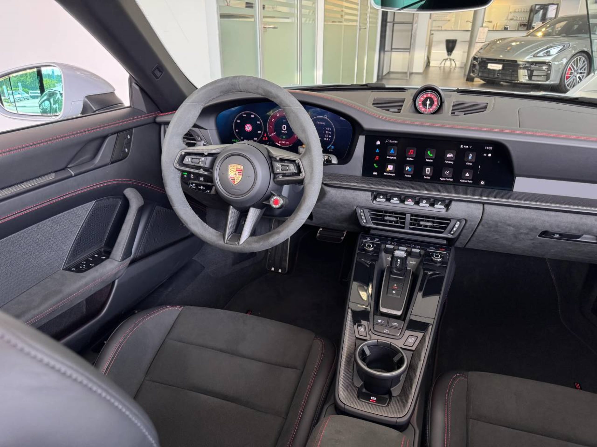 PORSCHE 911 Carrera GTS Cabriolet-image-17