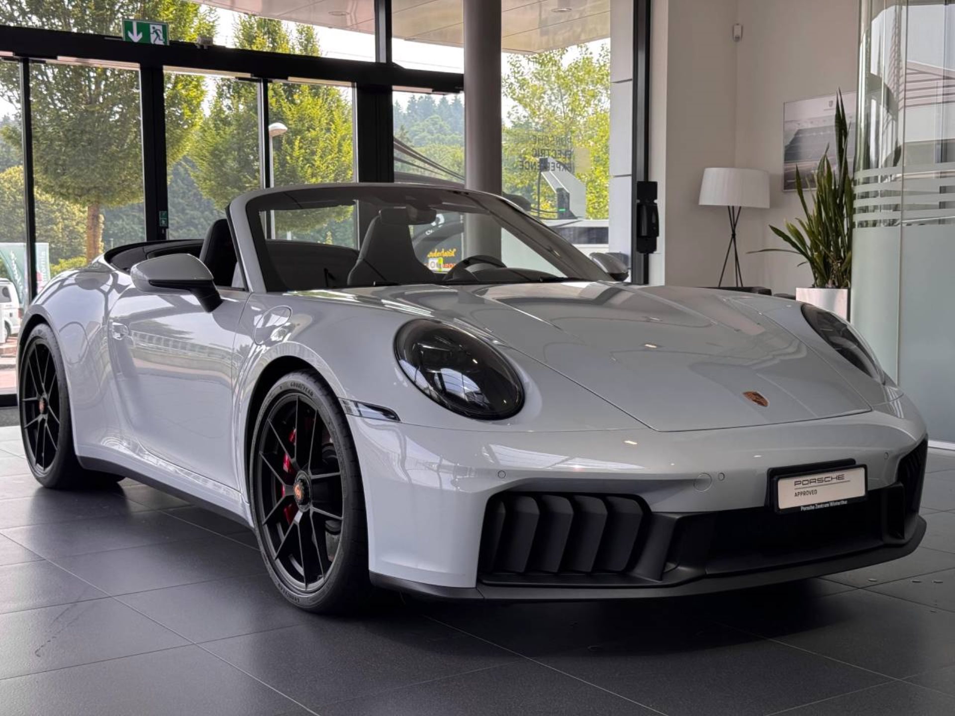 PORSCHE 911 Carrera GTS Cabriolet-image-10