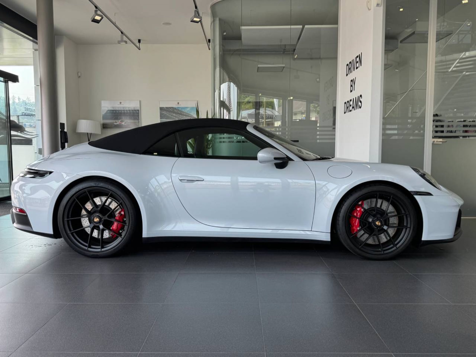 PORSCHE 911 Carrera GTS Cabriolet-image-8