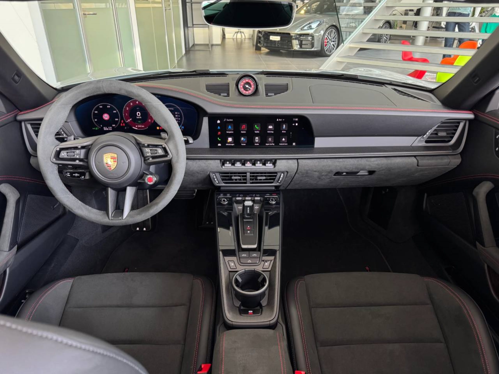 PORSCHE 911 Carrera GTS Cabriolet-image-18